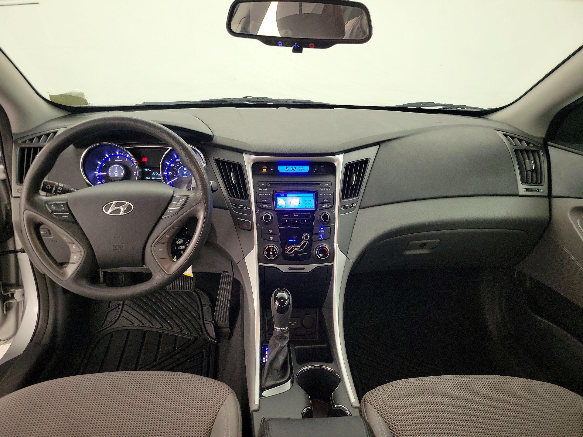 Thumbnail: 2013 Hyundai Sonata - 9