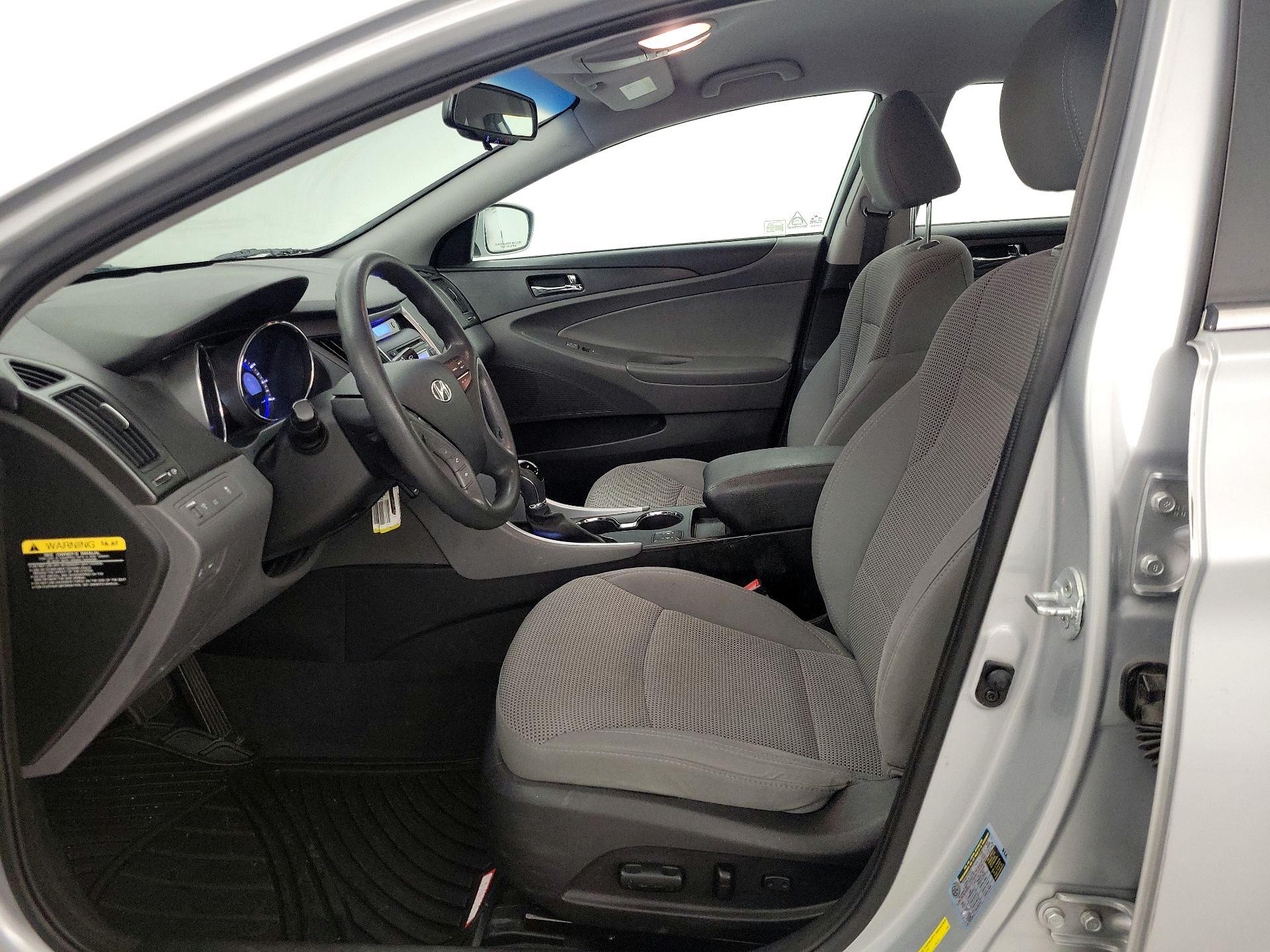 Thumbnail: 2013 Hyundai Sonata - 11