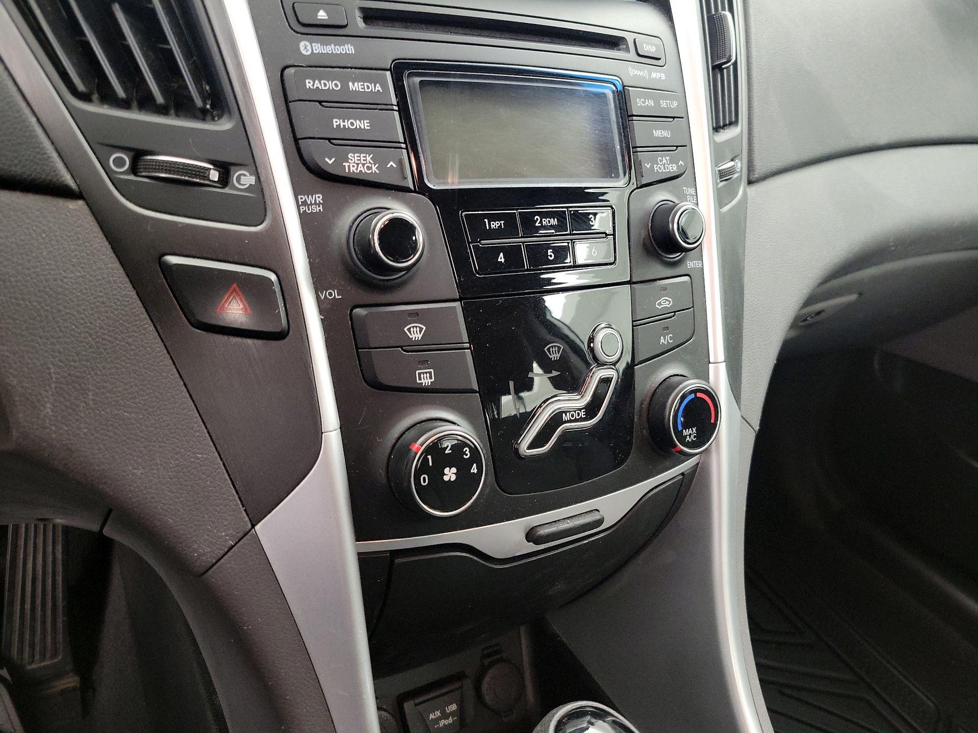 Thumbnail: 2013 Hyundai Sonata - 15