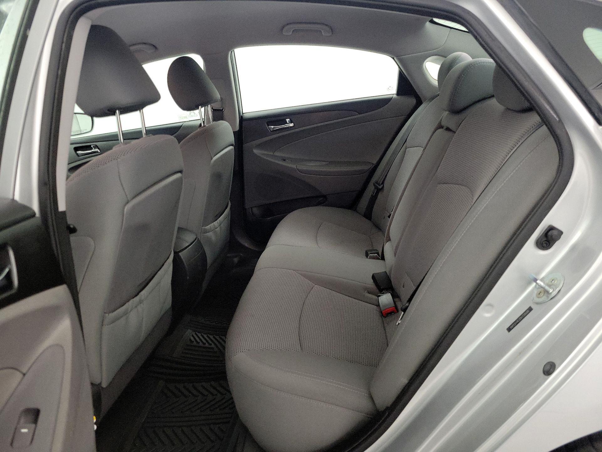 Thumbnail: 2013 Hyundai Sonata - 18