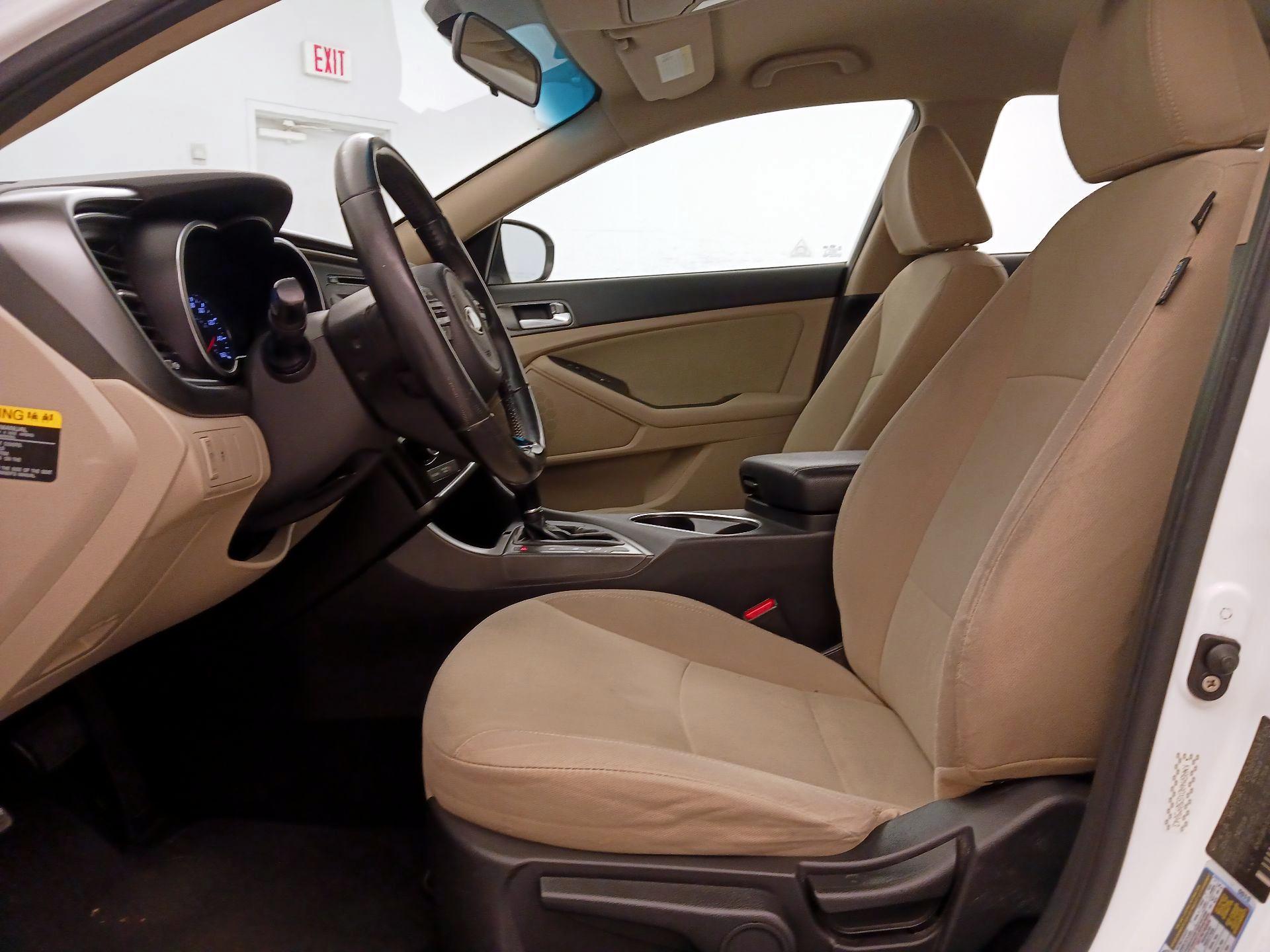 Thumbnail: 2016 Kia Optima - 11