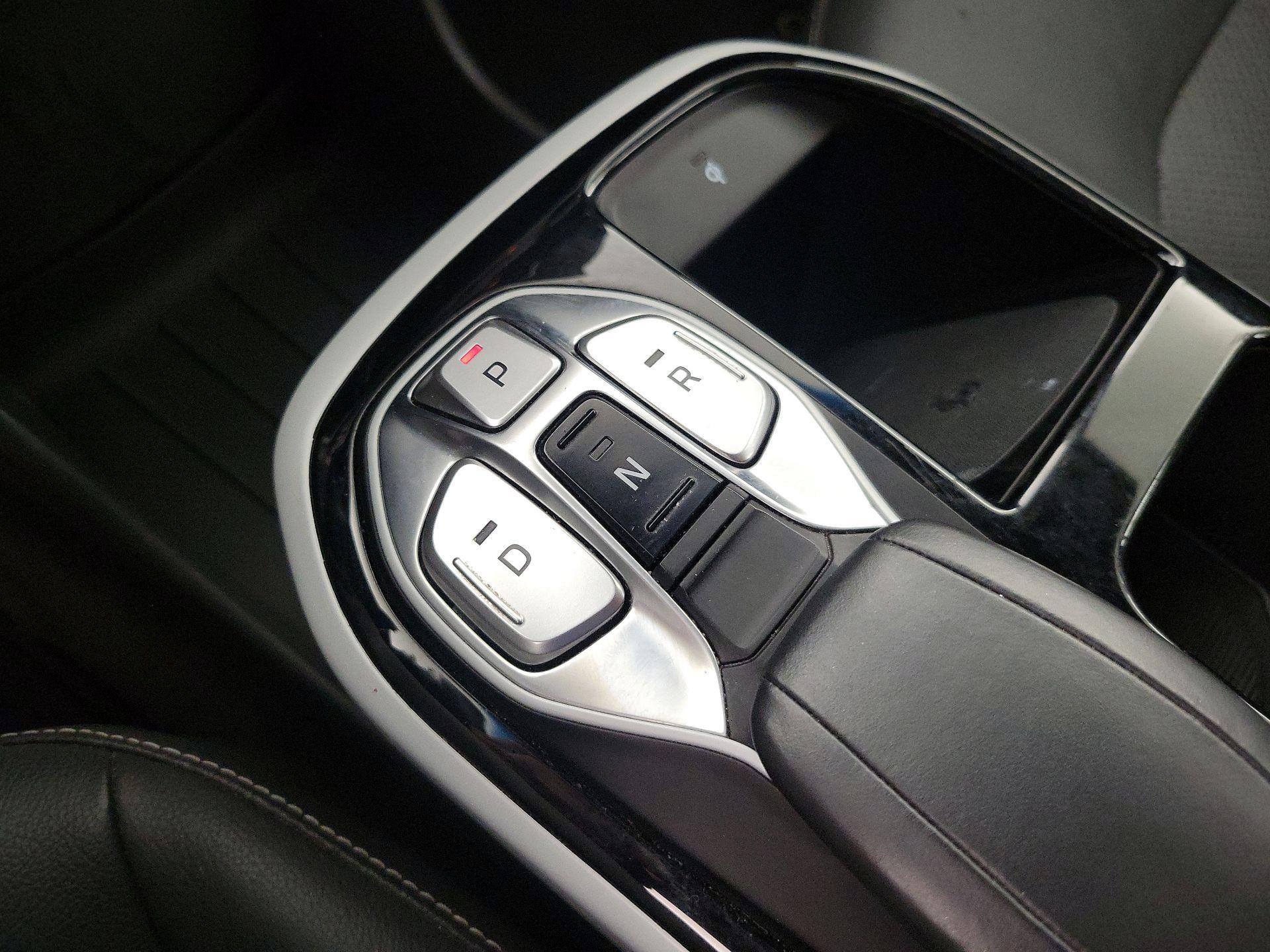 Thumbnail: 2019 Hyundai Ioniq - 18