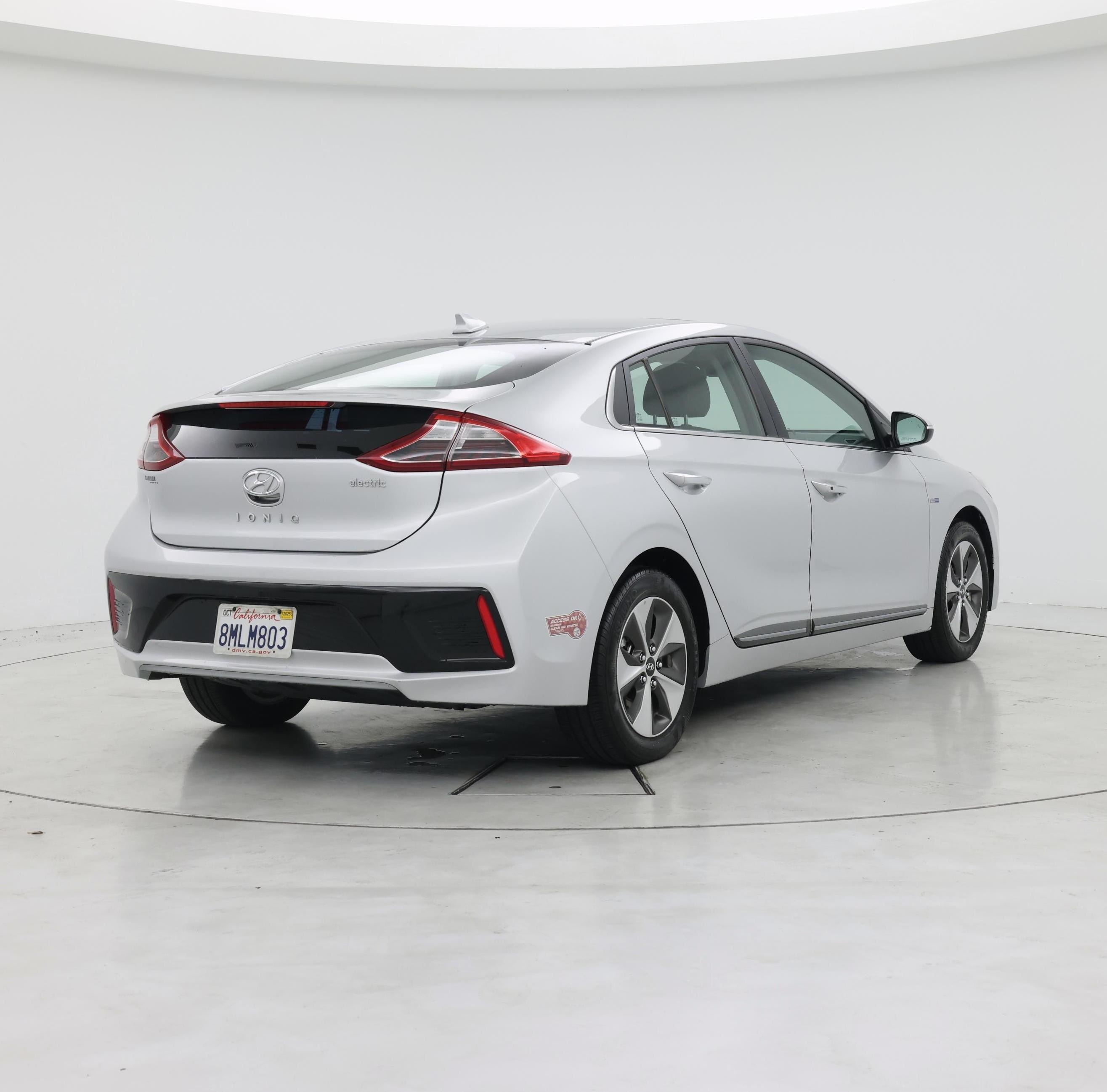 Thumbnail: 2019 Hyundai Ioniq - 8