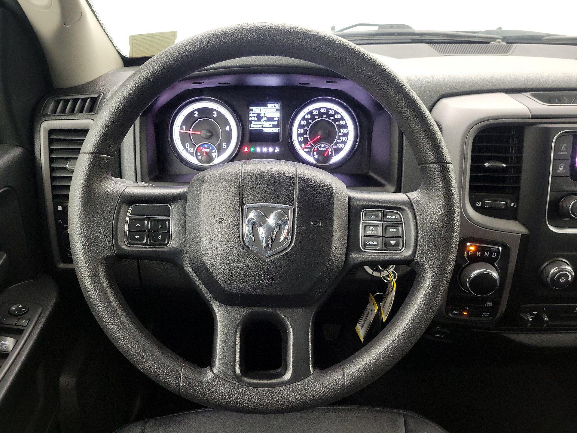Thumbnail: 2019 RAM 1500 Classic - 10
