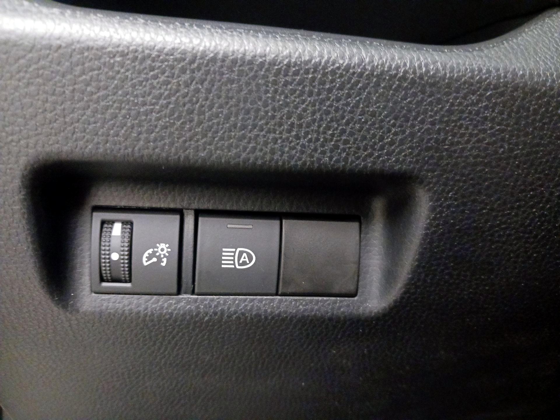 Thumbnail: 2021 Toyota RAV4 - 13