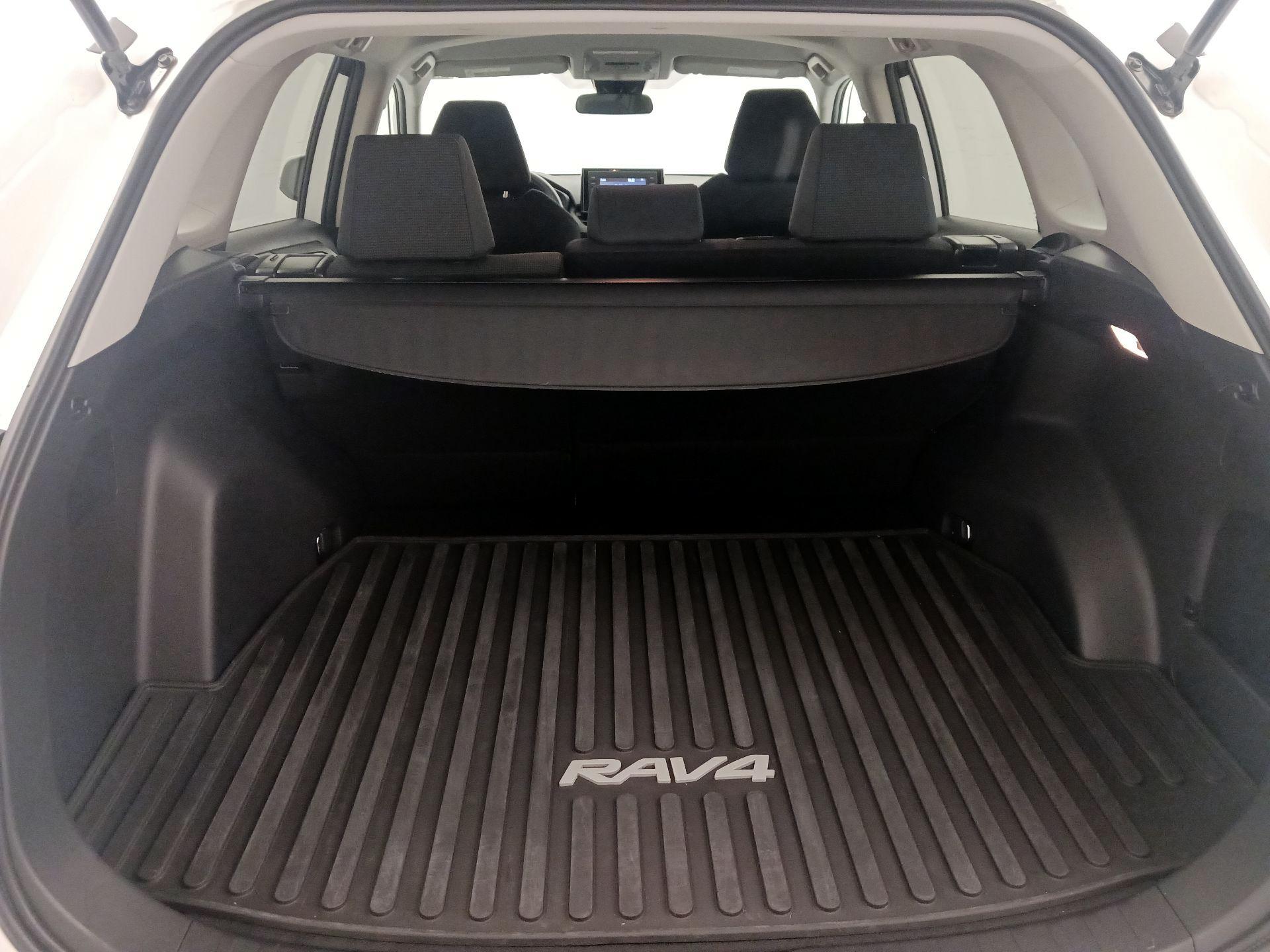 Thumbnail: 2021 Toyota RAV4 - 20