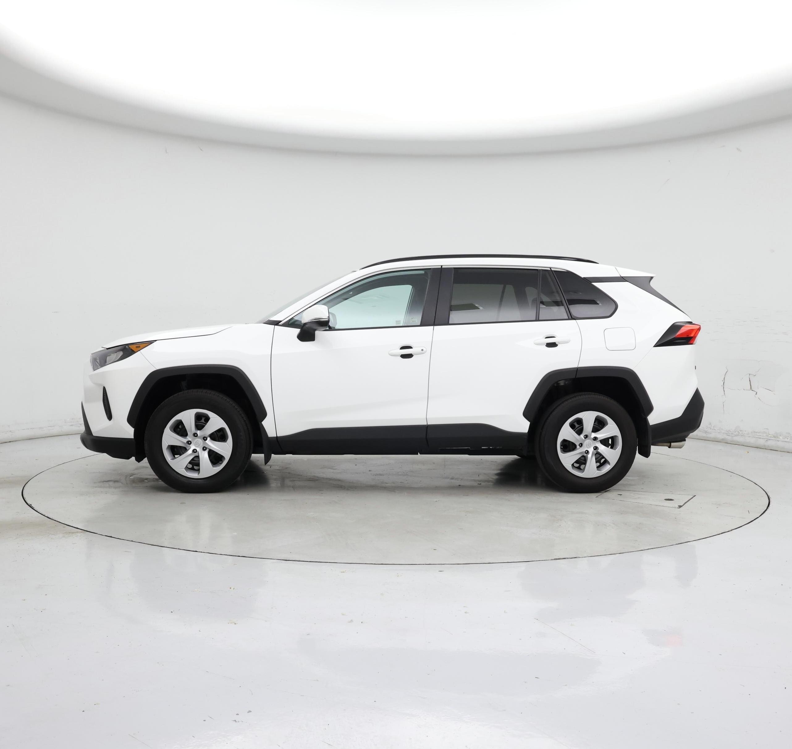 Thumbnail: 2021 Toyota RAV4 - 3