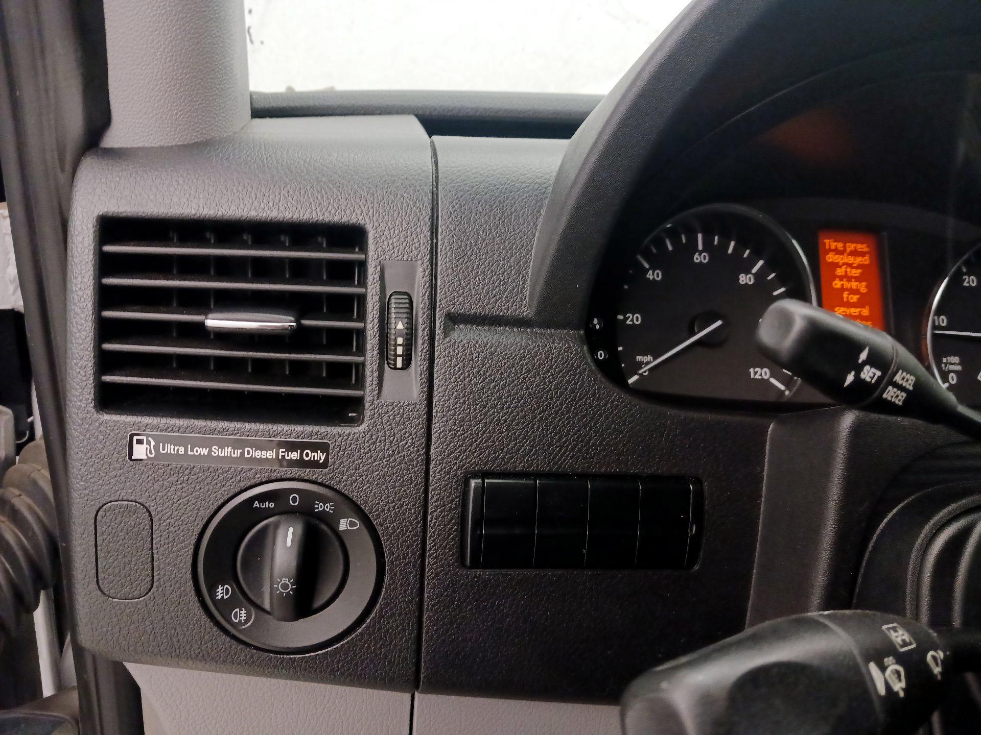 Thumbnail: 2014 Mercedes-Benz Sprinter - 13