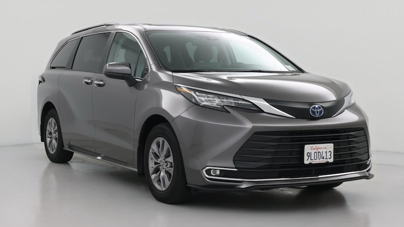 2023 Toyota Sienna XLE Hero Image