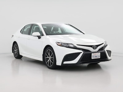 White 2023 Toyota Camry SE