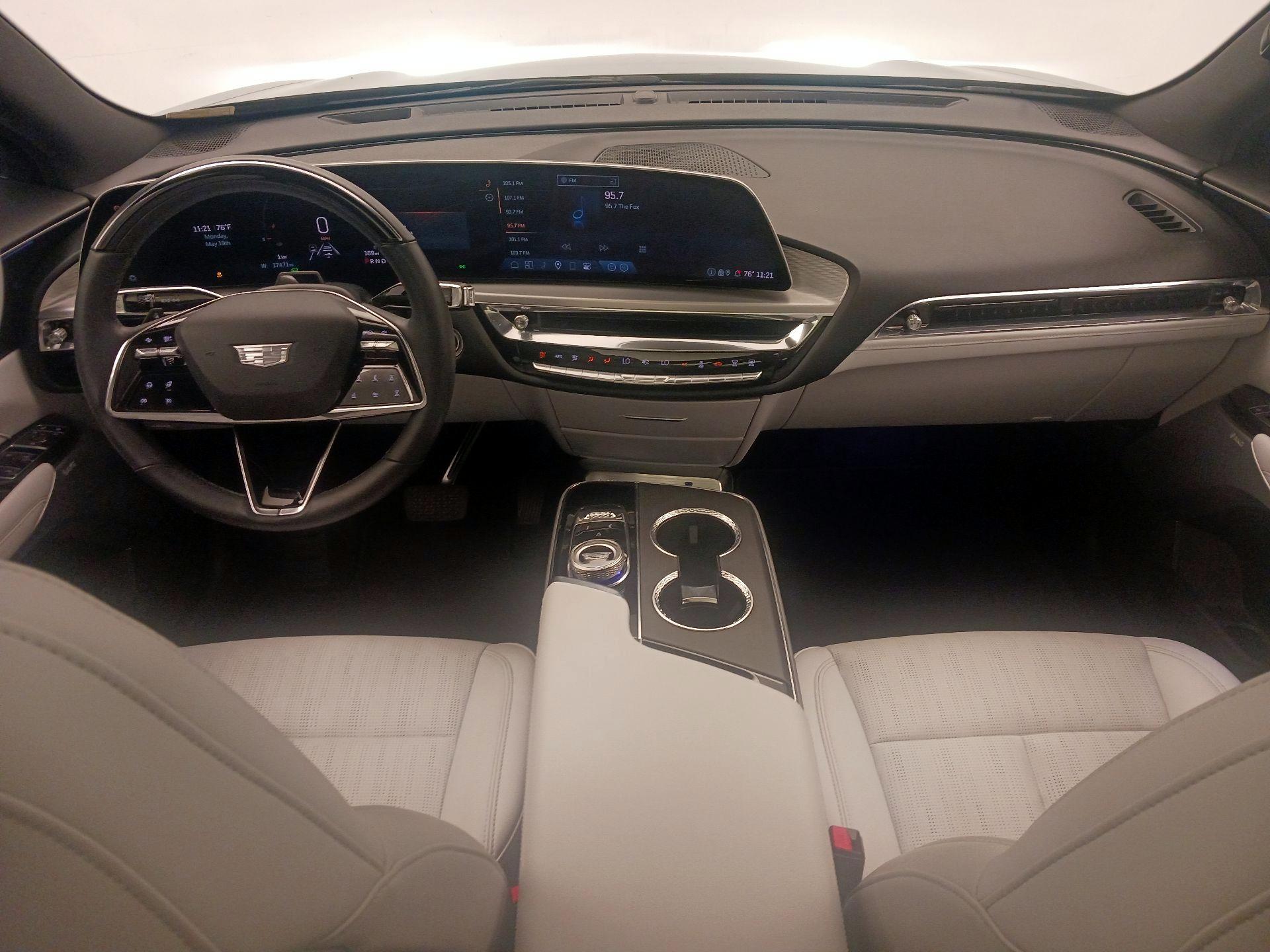 Thumbnail: 2024 Cadillac Lyriq - 9