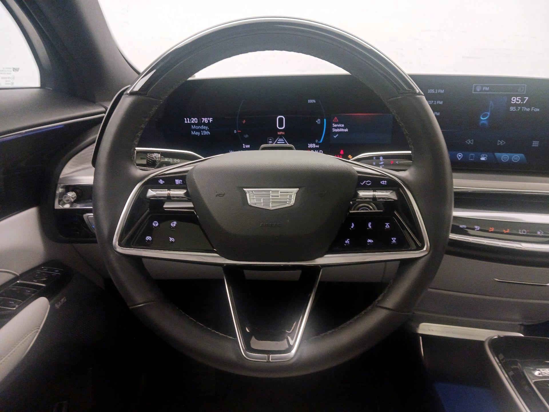 Thumbnail: 2024 Cadillac Lyriq - 10