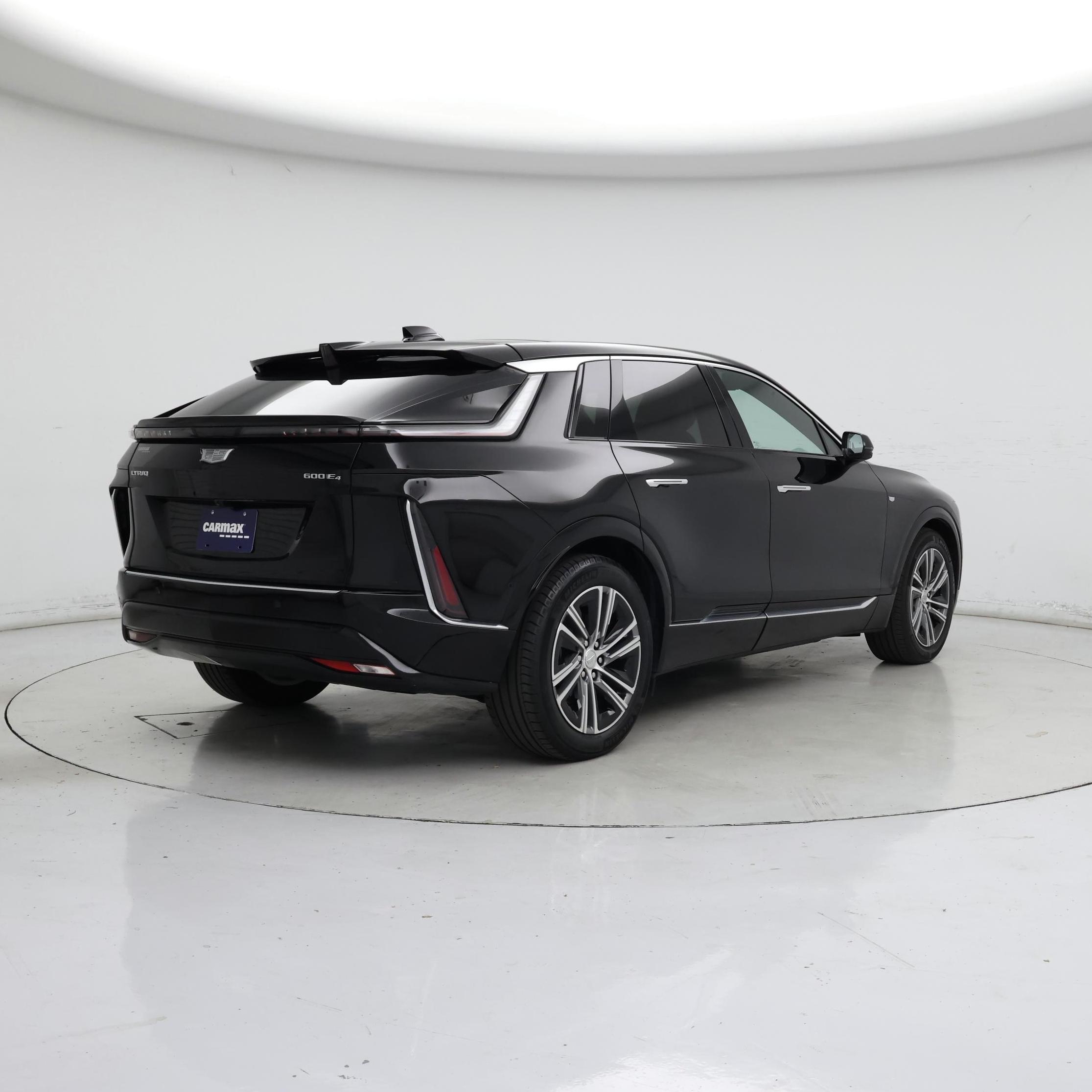Thumbnail: 2024 Cadillac Lyriq - 8