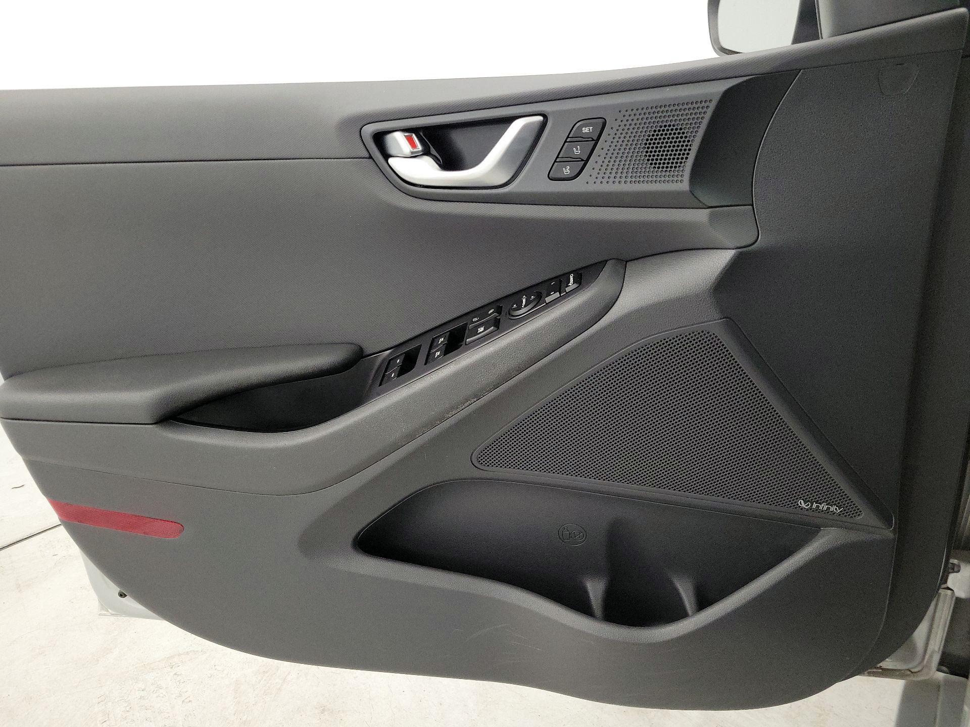 Thumbnail: 2019 Hyundai Ioniq - 12