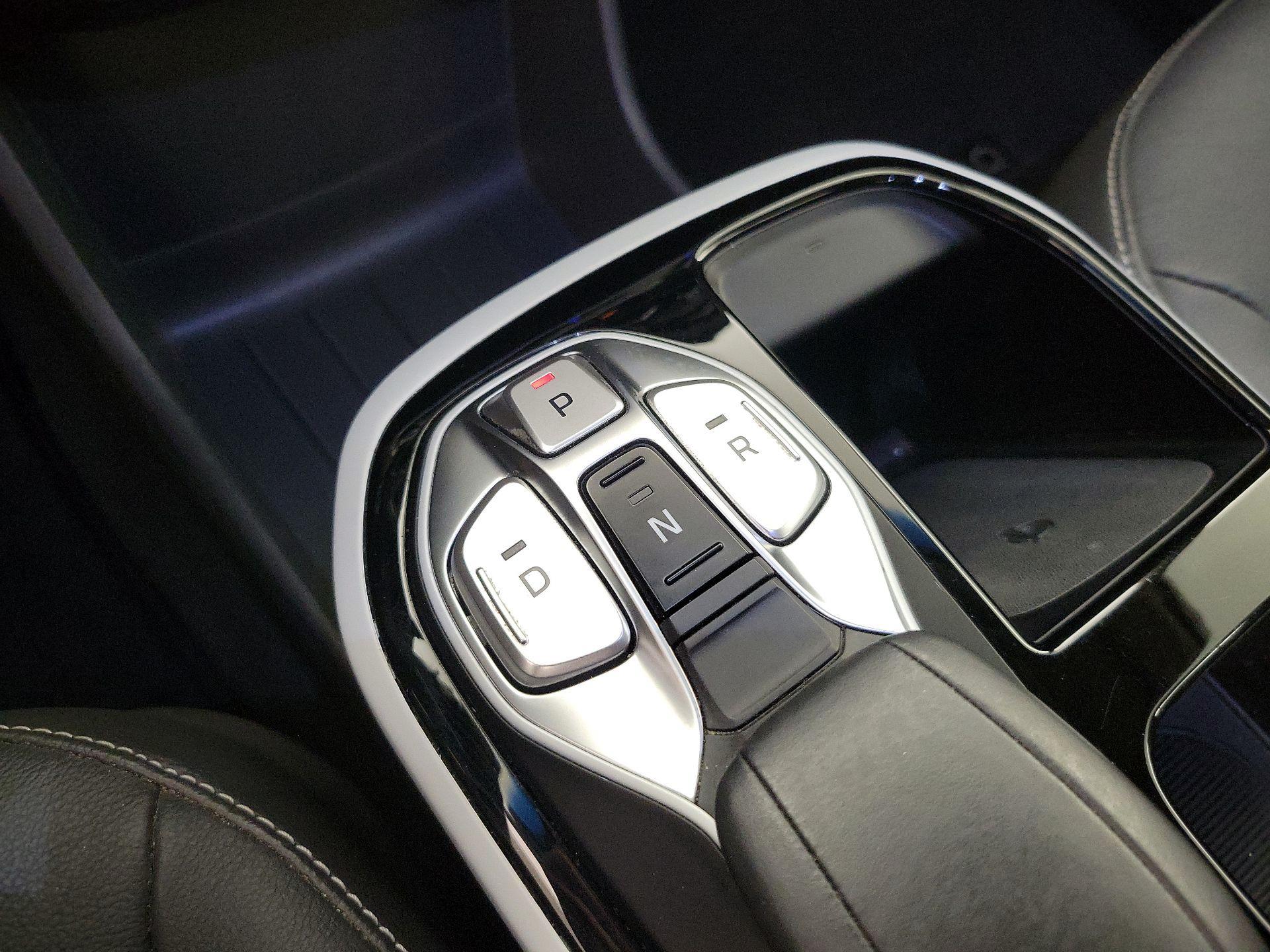 Thumbnail: 2019 Hyundai Ioniq - 18