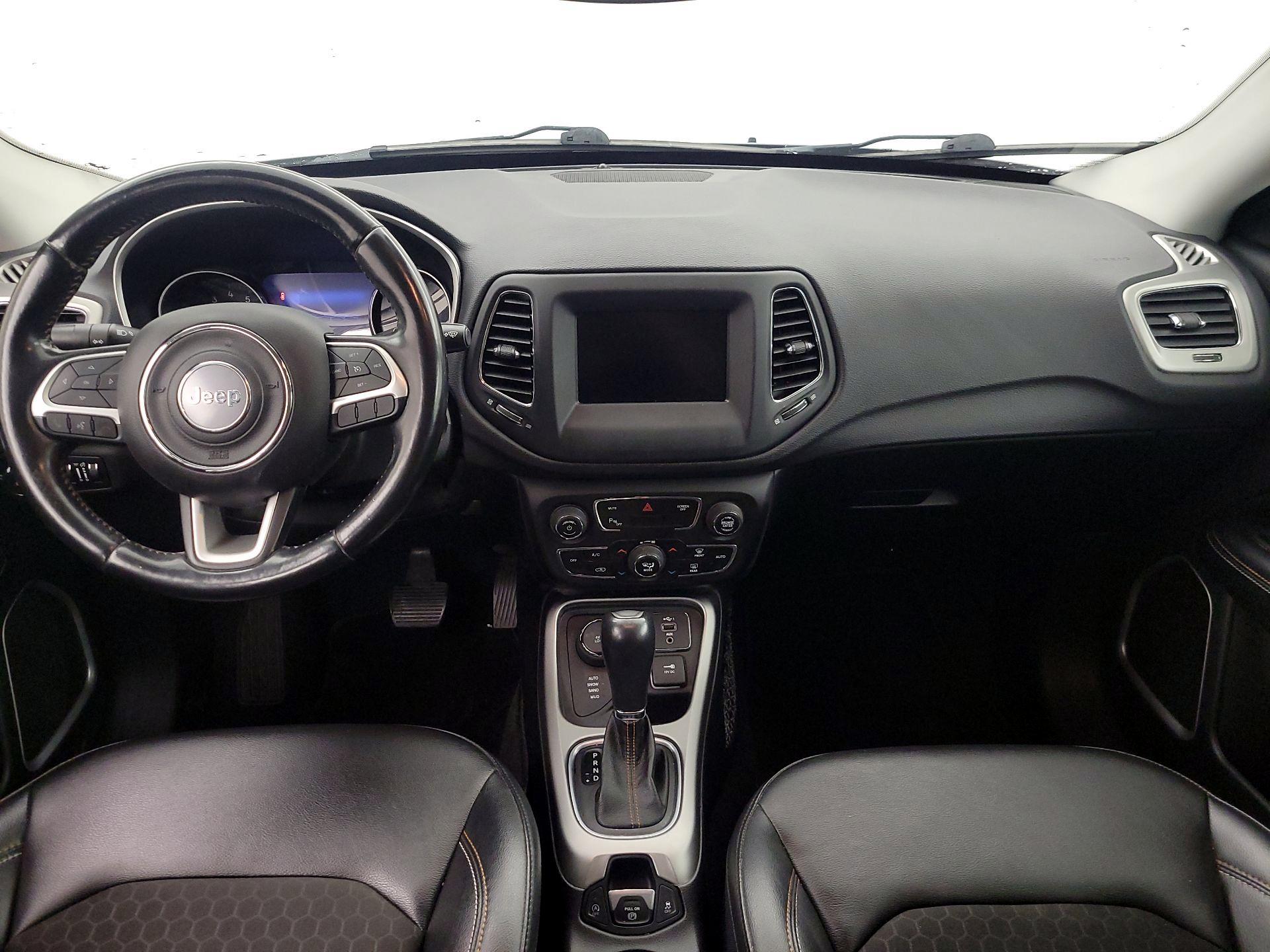 Thumbnail: 2020 Jeep Compass - 9