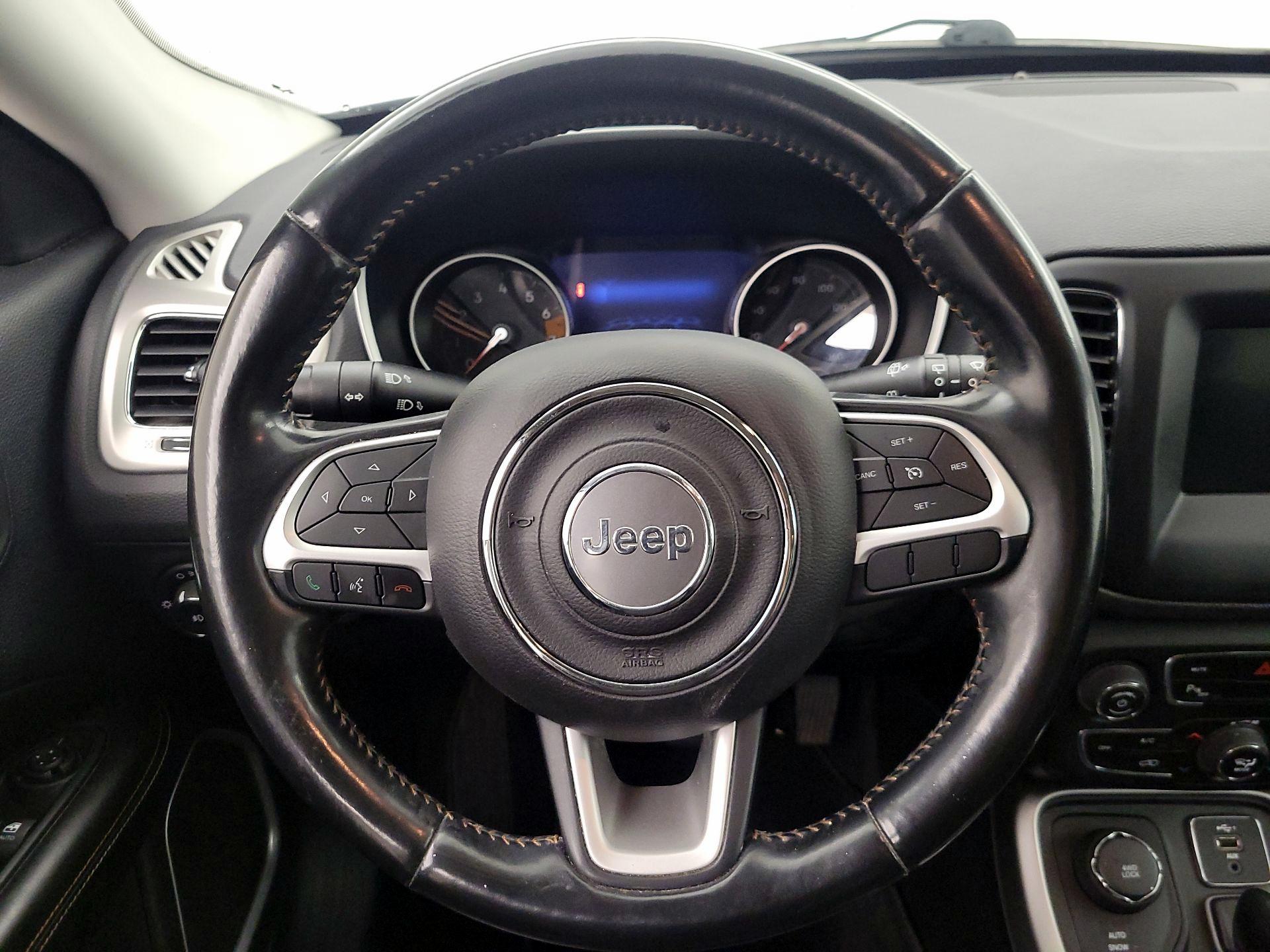 Thumbnail: 2020 Jeep Compass - 10