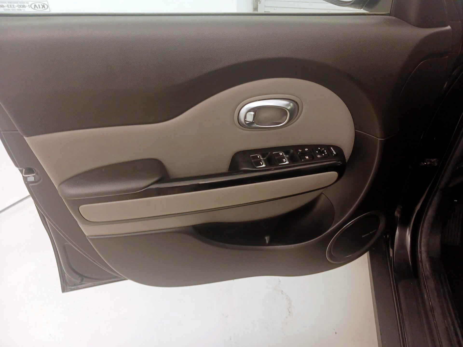 Thumbnail: 2017 Kia Soul - 12
