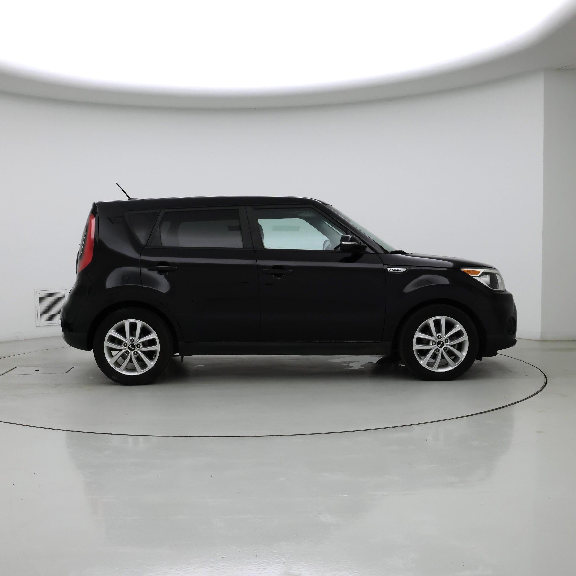 Thumbnail: 2017 Kia Soul - 7