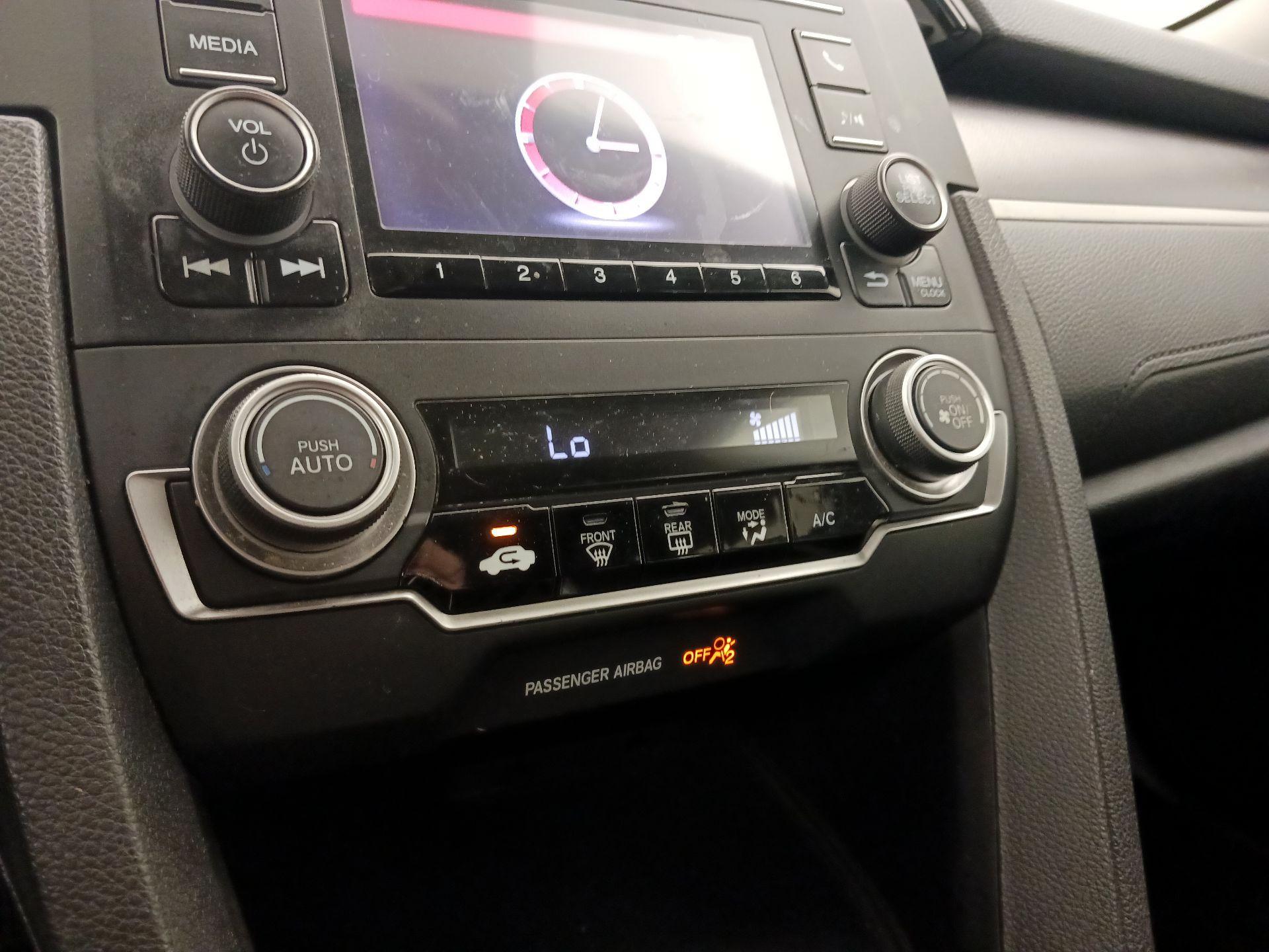 Thumbnail: 2016 Honda Civic - 16