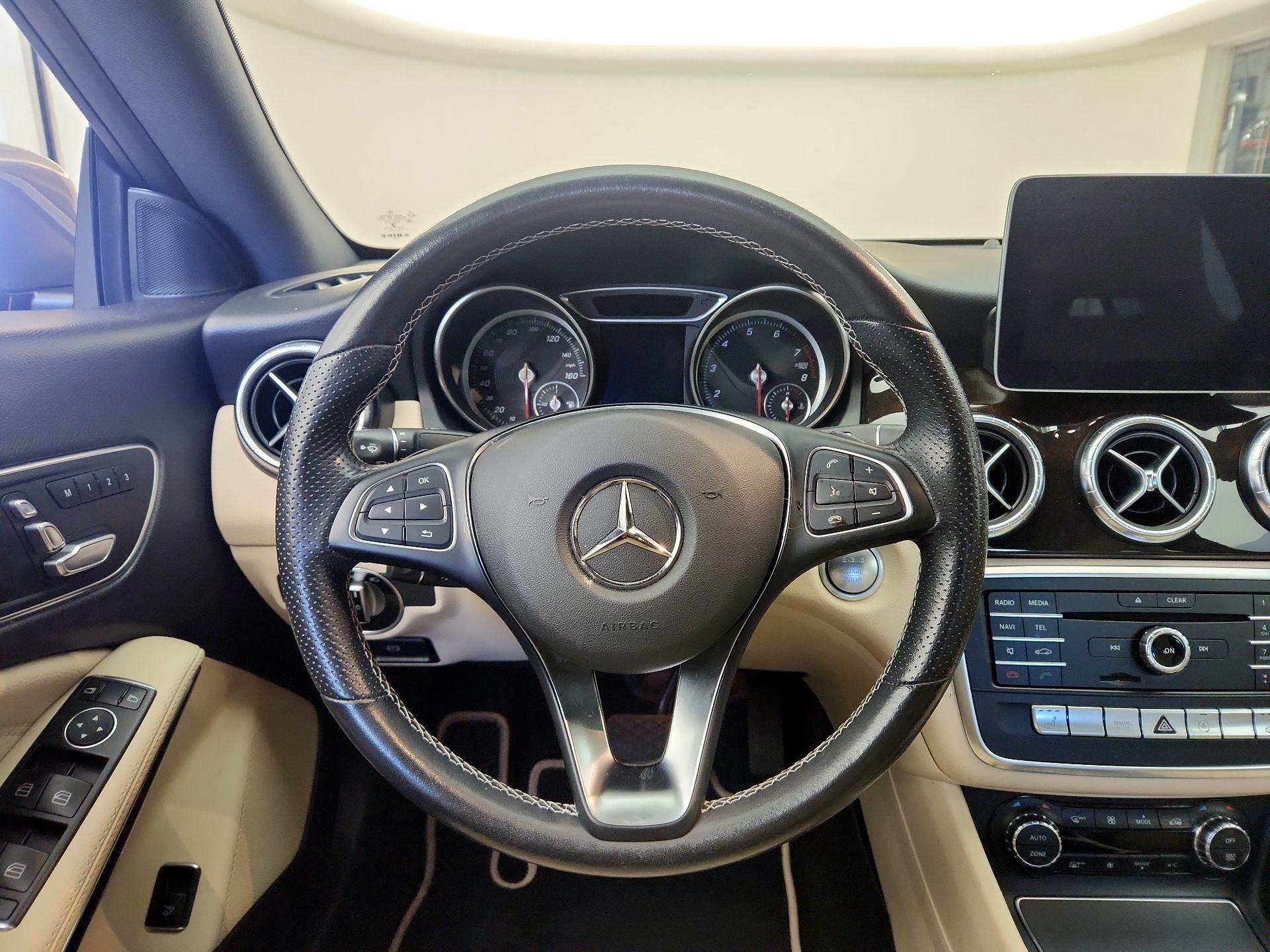 Thumbnail: 2019 Mercedes-Benz CLA - 10