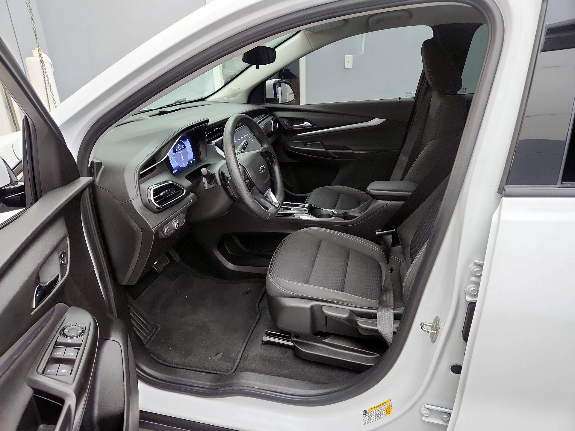 Thumbnail: 2023 Chevrolet Bolt EUV - 11