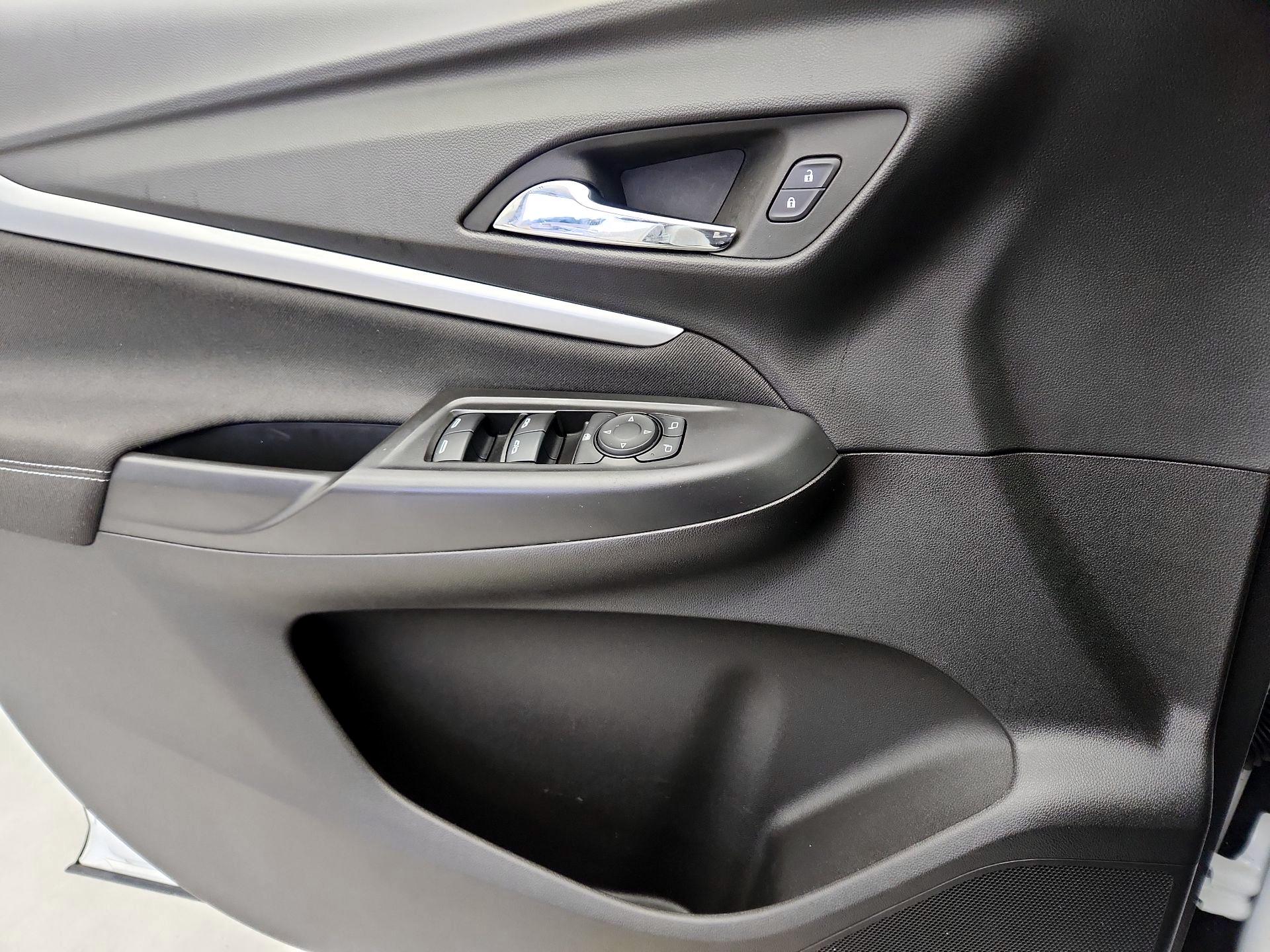 Thumbnail: 2023 Chevrolet Bolt EUV - 12