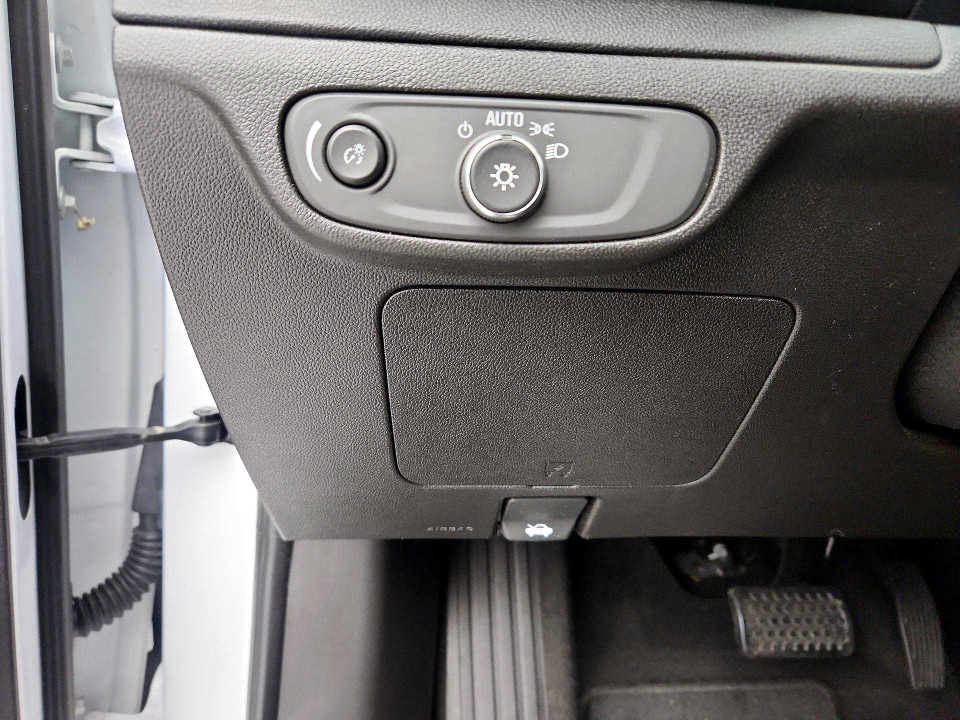 Thumbnail: 2023 Chevrolet Bolt EUV - 13