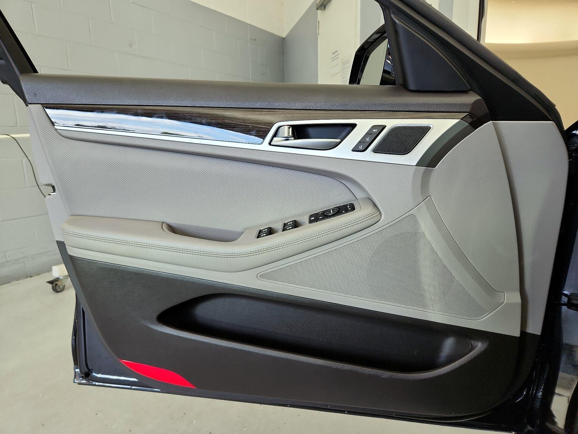 Thumbnail: 2018 Genesis G80 - 12