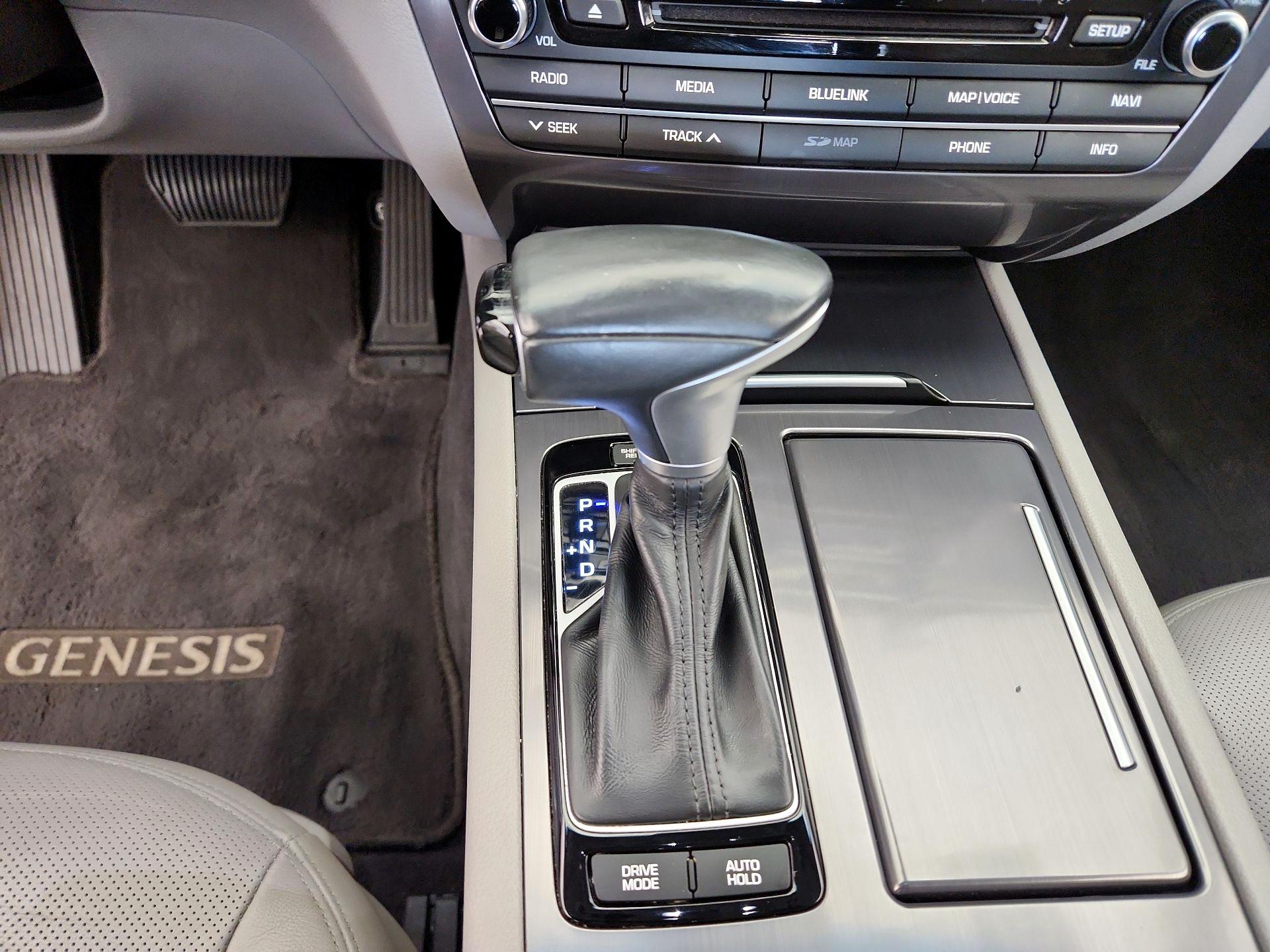 Thumbnail: 2018 Genesis G80 - 18