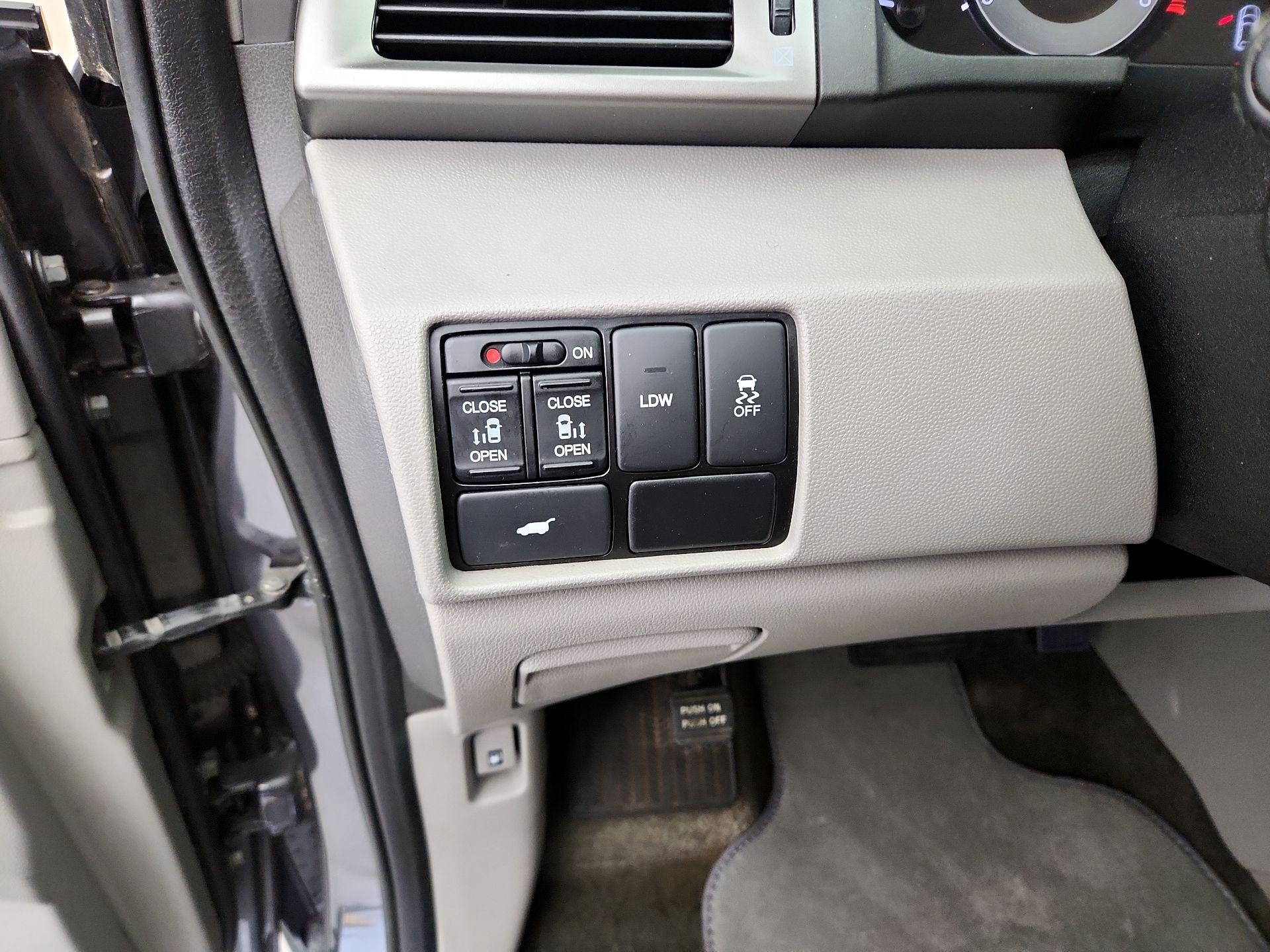 Thumbnail: 2016 Honda Odyssey - 13