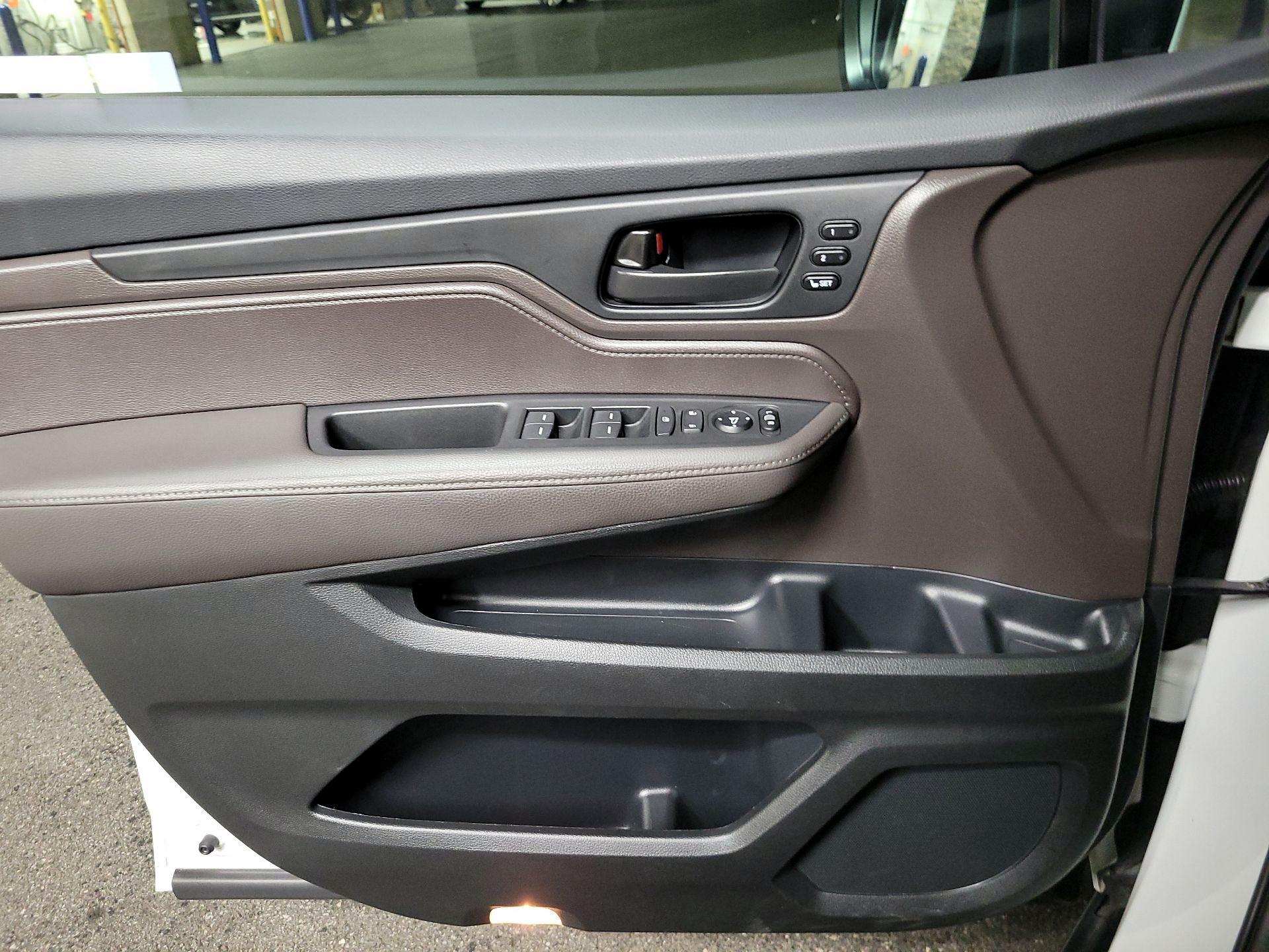 Thumbnail: 2020 Honda Odyssey - 10