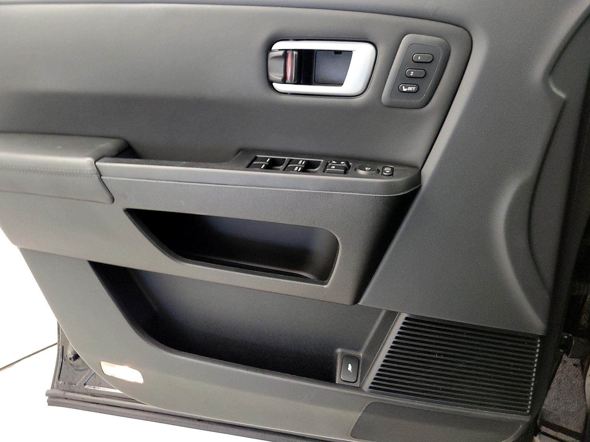 Thumbnail: 2013 Honda Pilot - 12