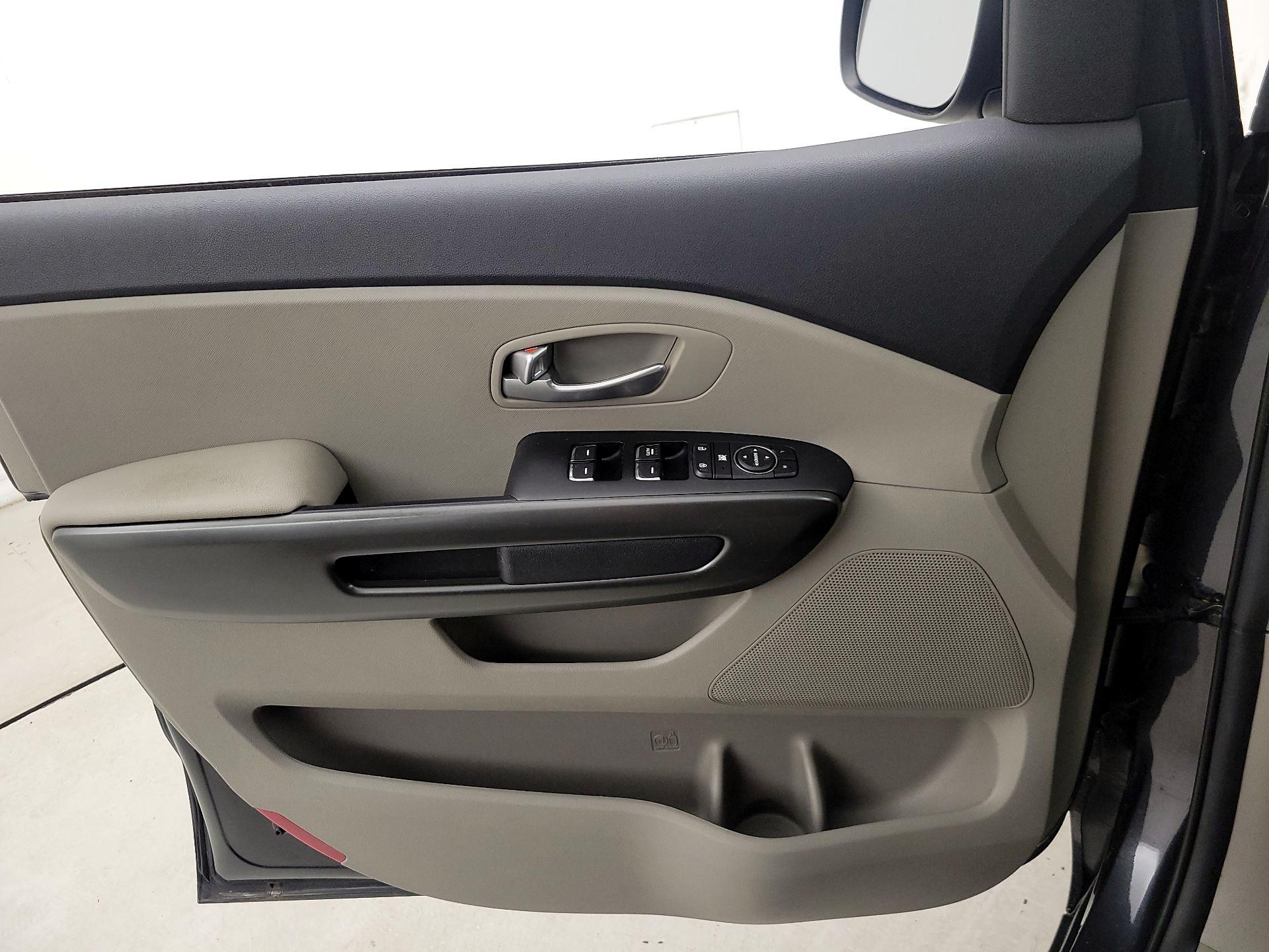 Thumbnail: 2019 Kia Sedona - 12