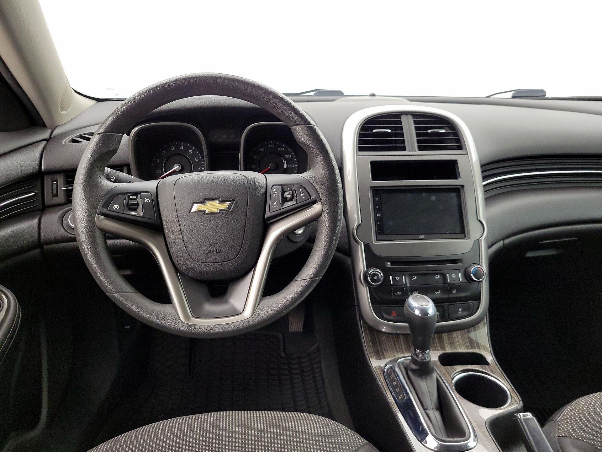 Thumbnail: 2016 Chevrolet Malibu - 10