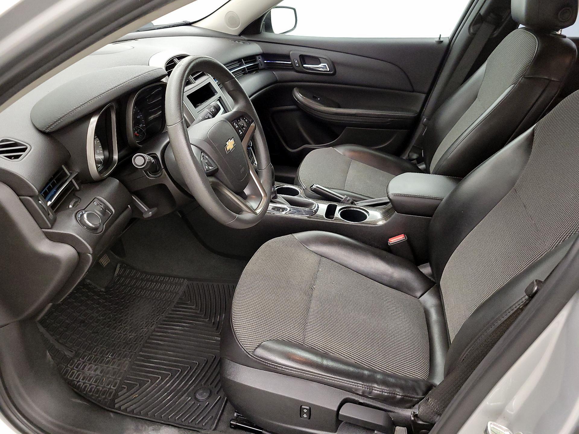 Thumbnail: 2016 Chevrolet Malibu - 11