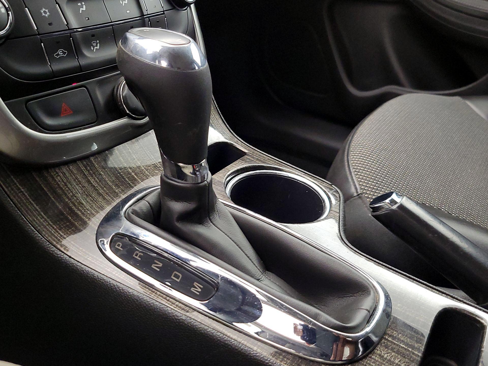 Thumbnail: 2016 Chevrolet Malibu - 16