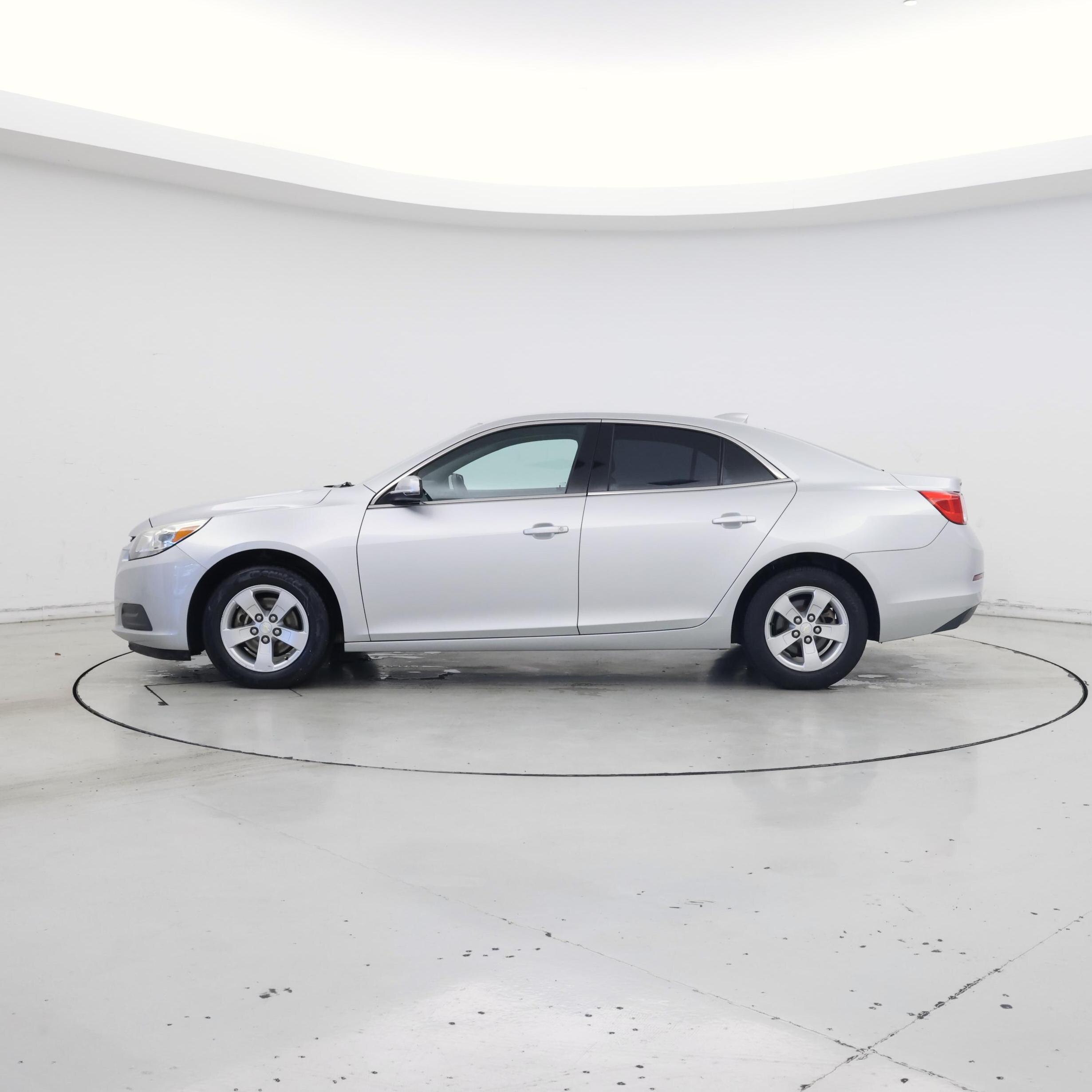 Thumbnail: 2016 Chevrolet Malibu - 3