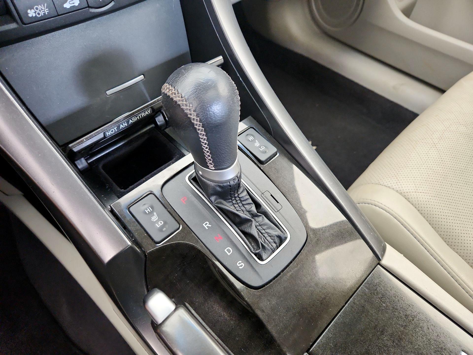 Thumbnail: 2013 Acura TSX - 16
