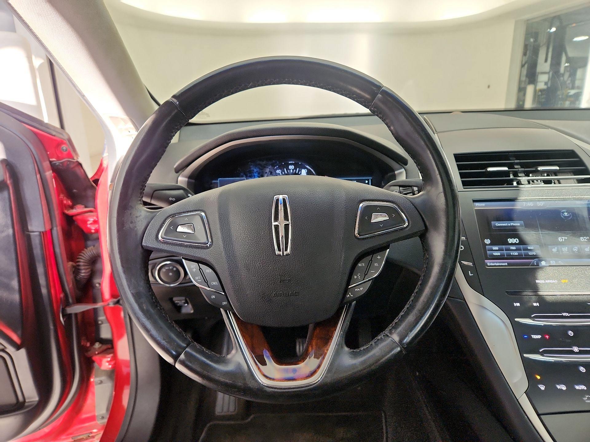 Thumbnail: 2015 Lincoln MKZ - 10