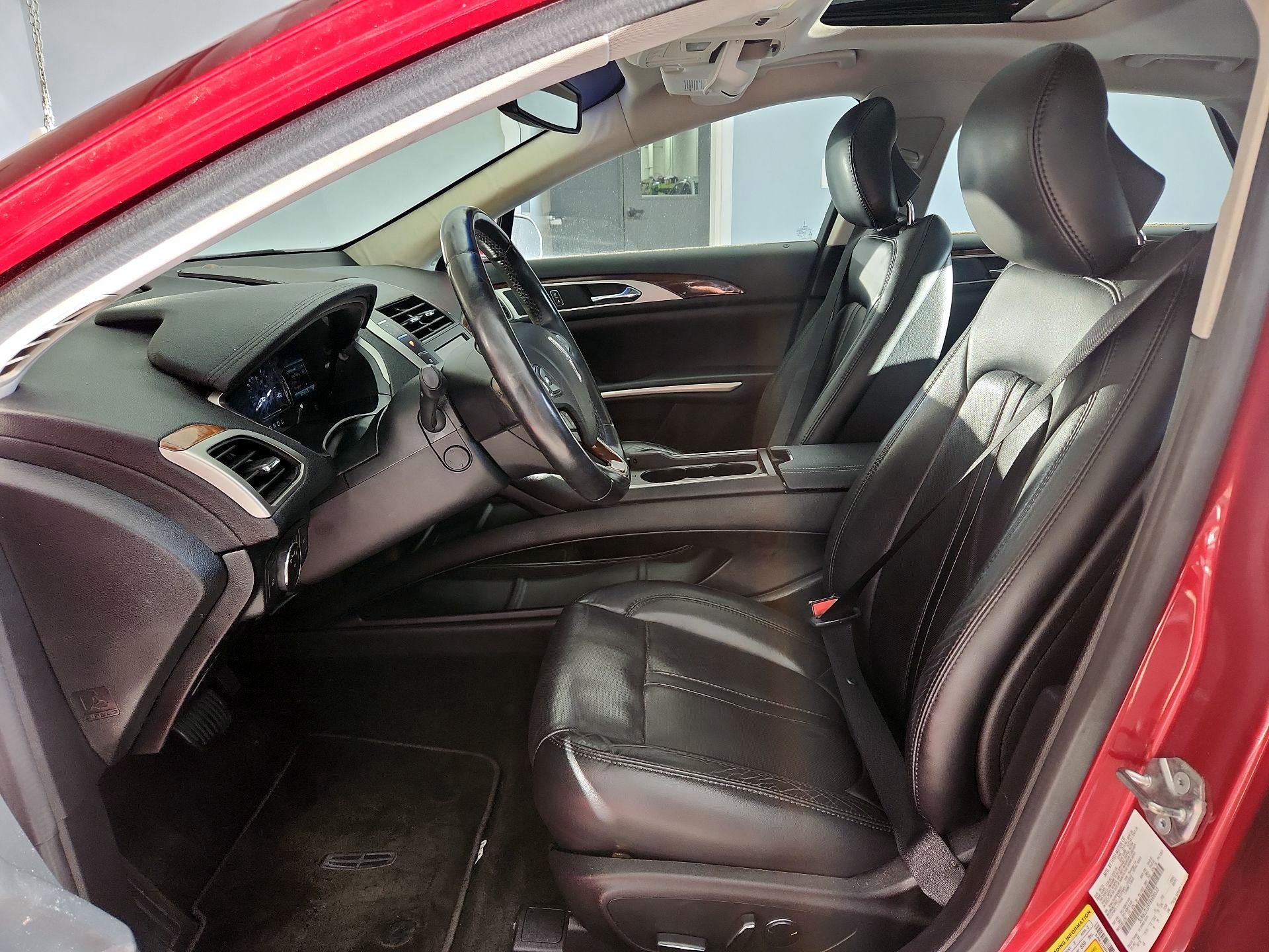 Thumbnail: 2015 Lincoln MKZ - 11