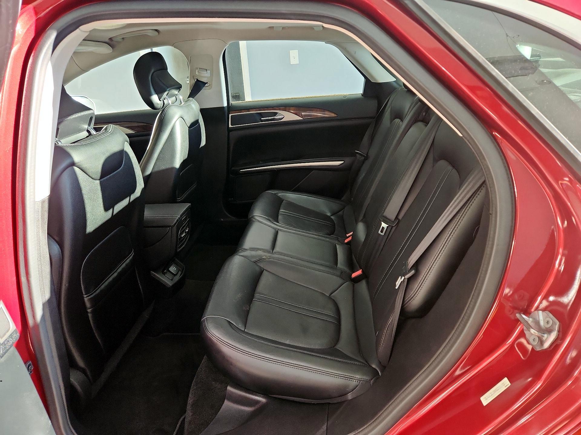 Thumbnail: 2015 Lincoln MKZ - 20