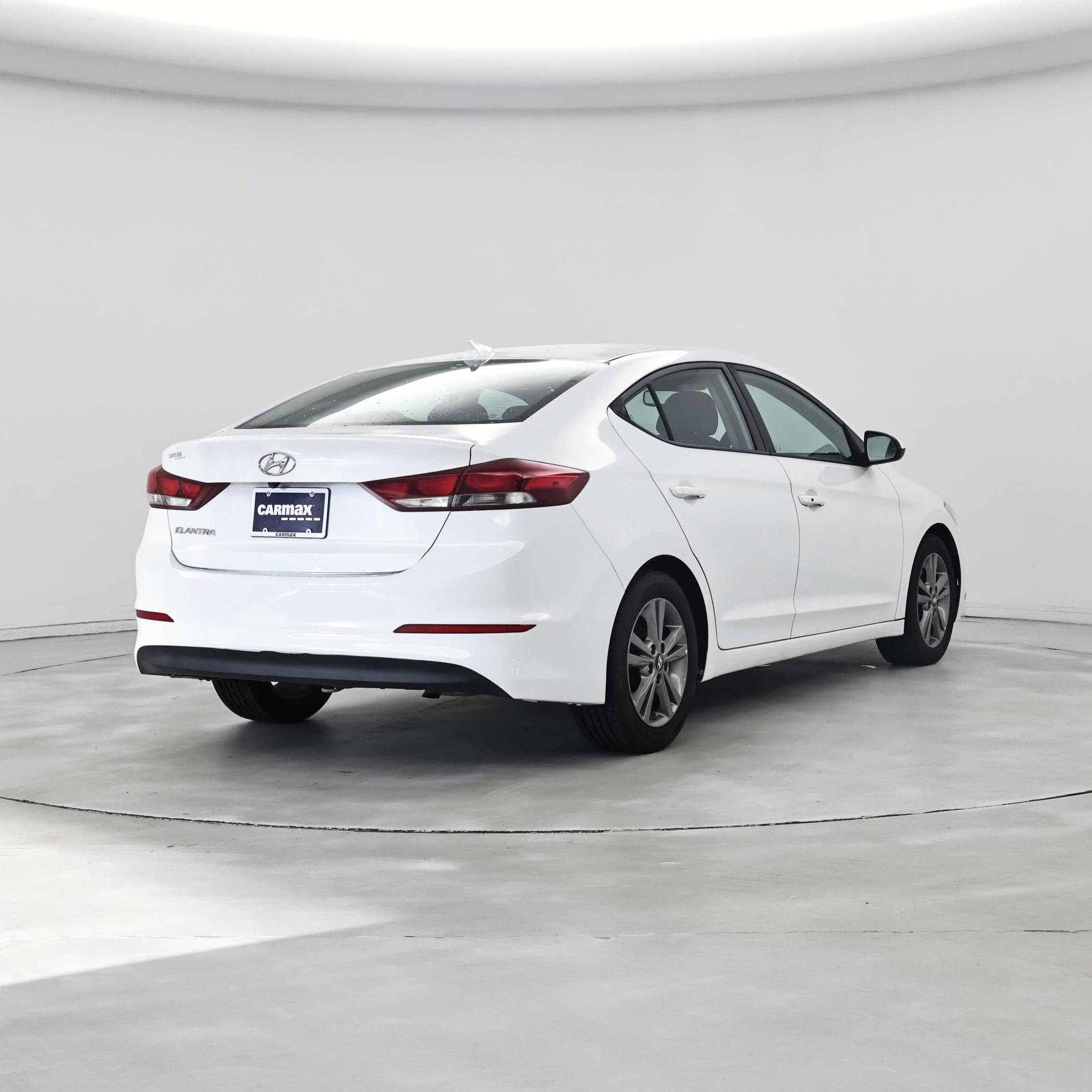 Thumbnail: 2017 Hyundai Elantra - 8
