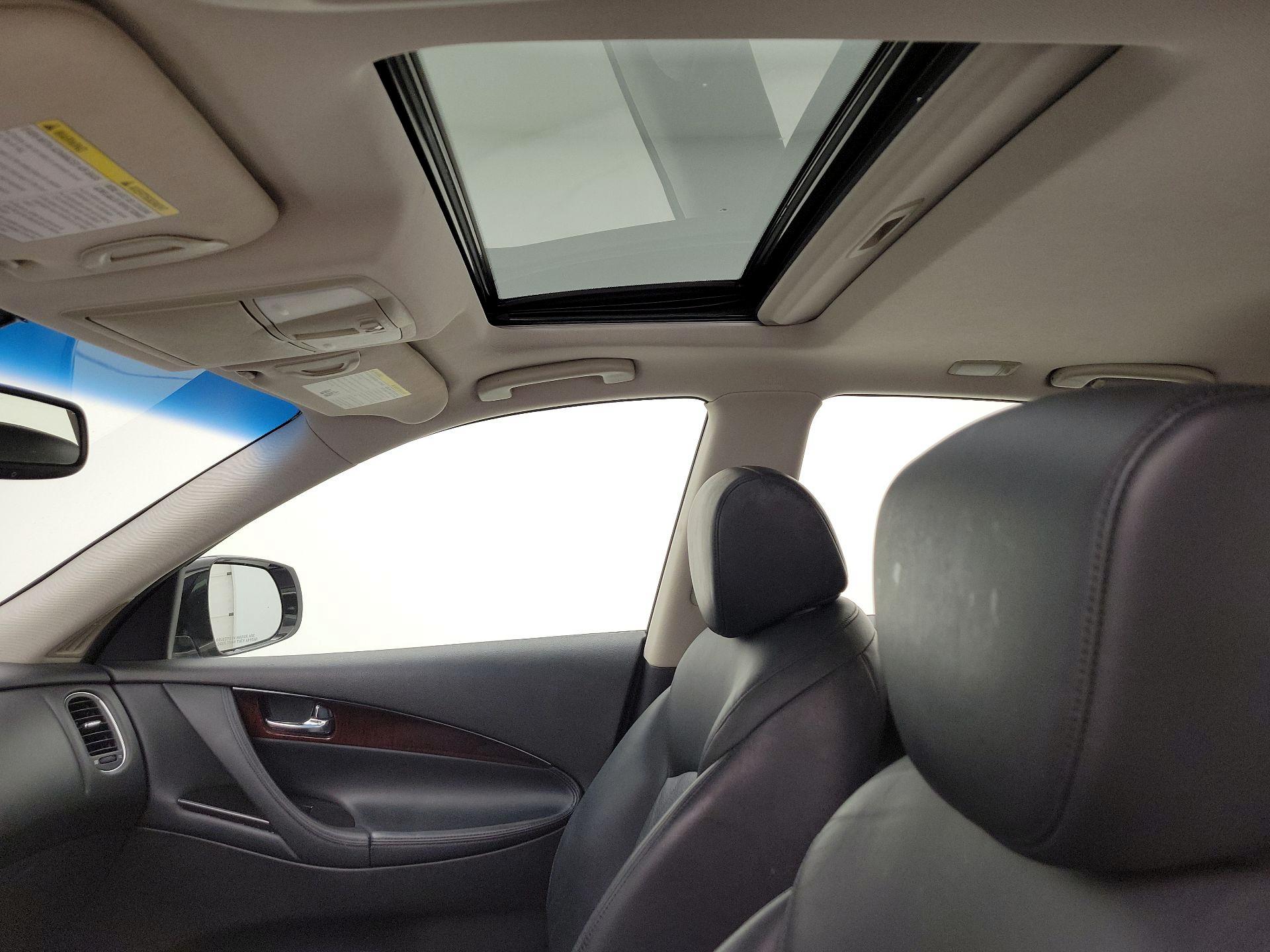 Thumbnail: 2016 INFINITI QX50 - 20