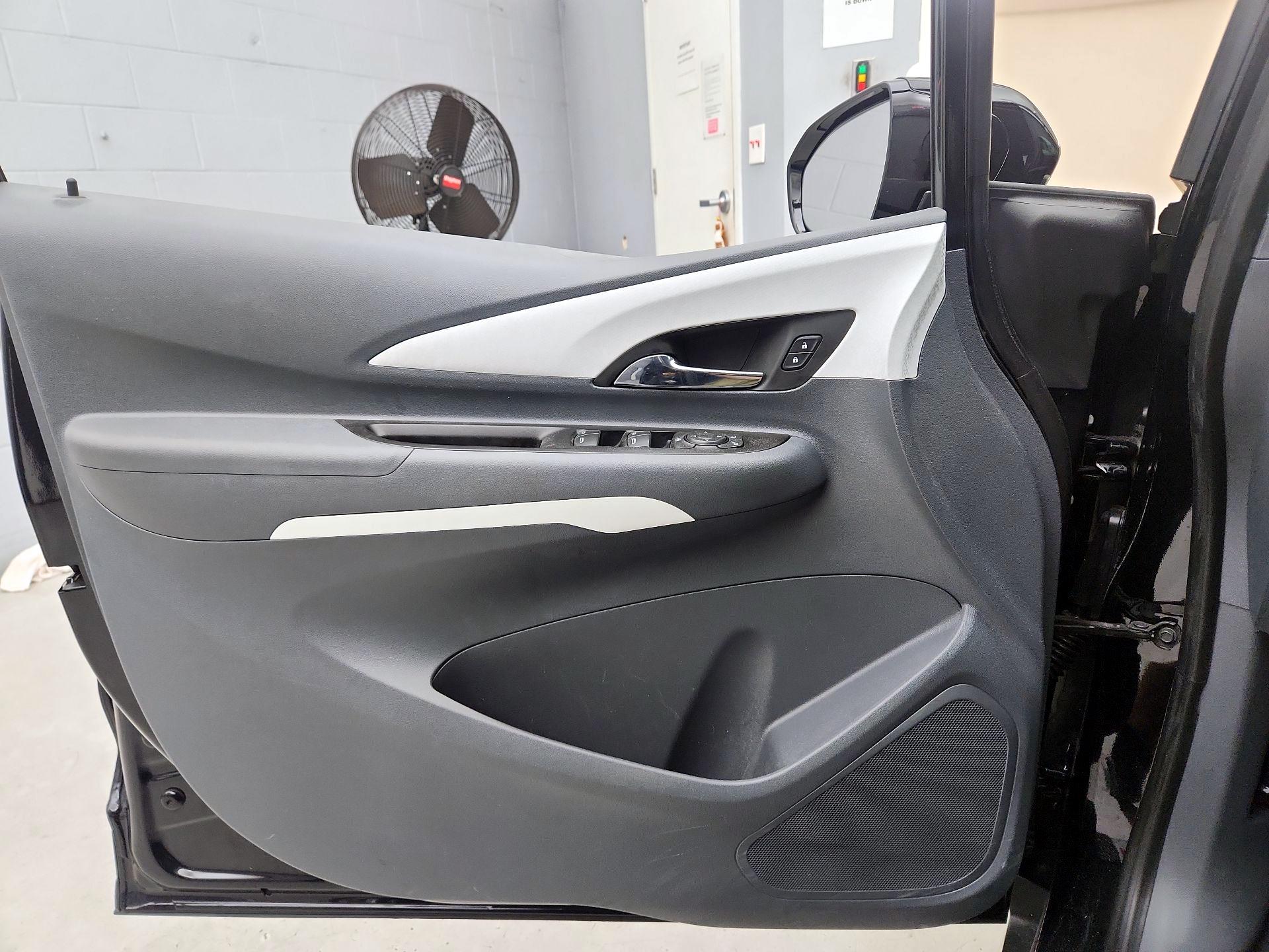 Thumbnail: 2020 Chevrolet Bolt EV - 12