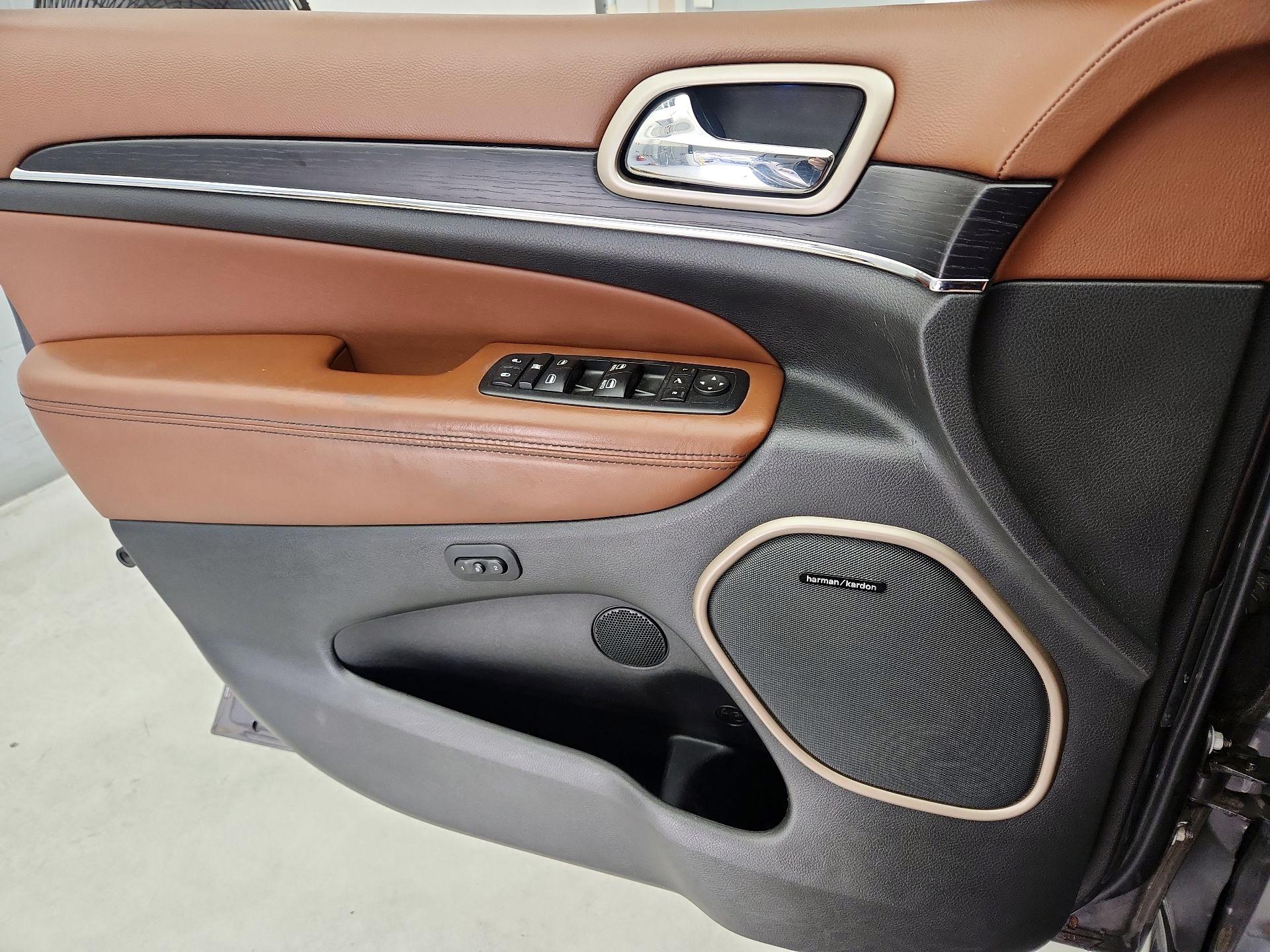 Thumbnail: 2016 Jeep Grand Cherokee - 12