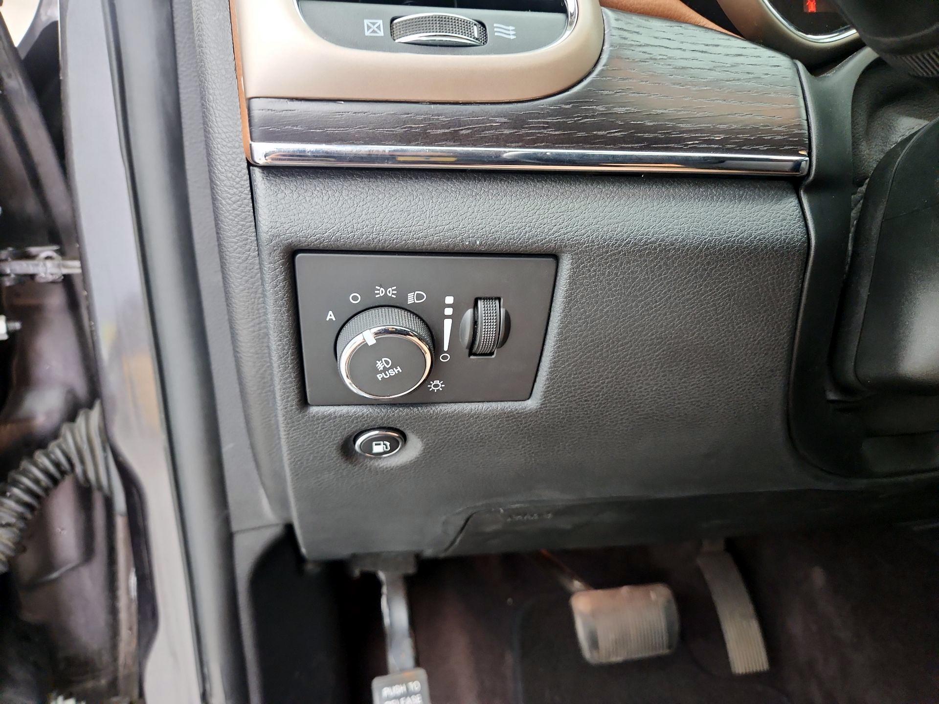 Thumbnail: 2016 Jeep Grand Cherokee - 13