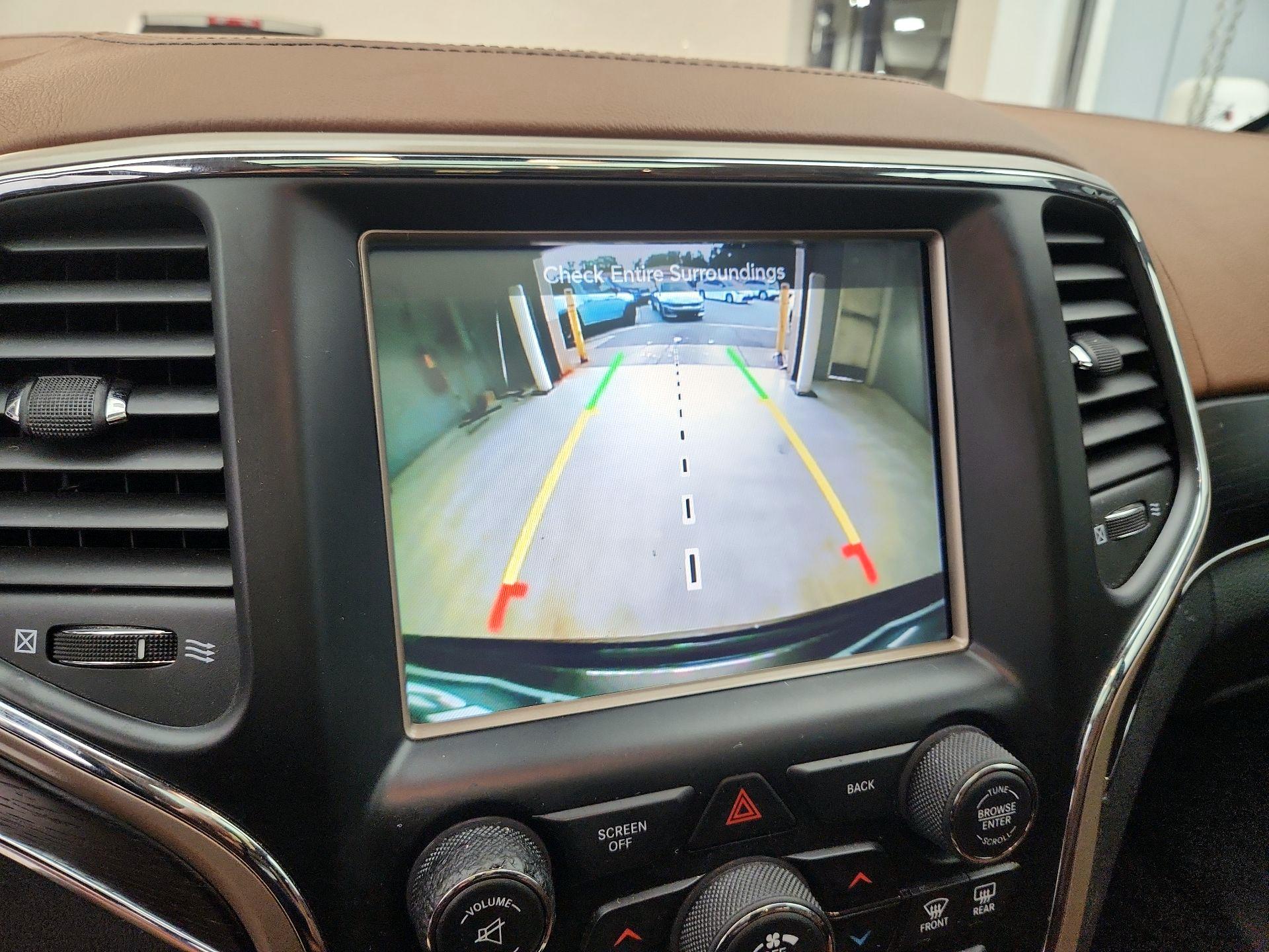 Thumbnail: 2016 Jeep Grand Cherokee - 14