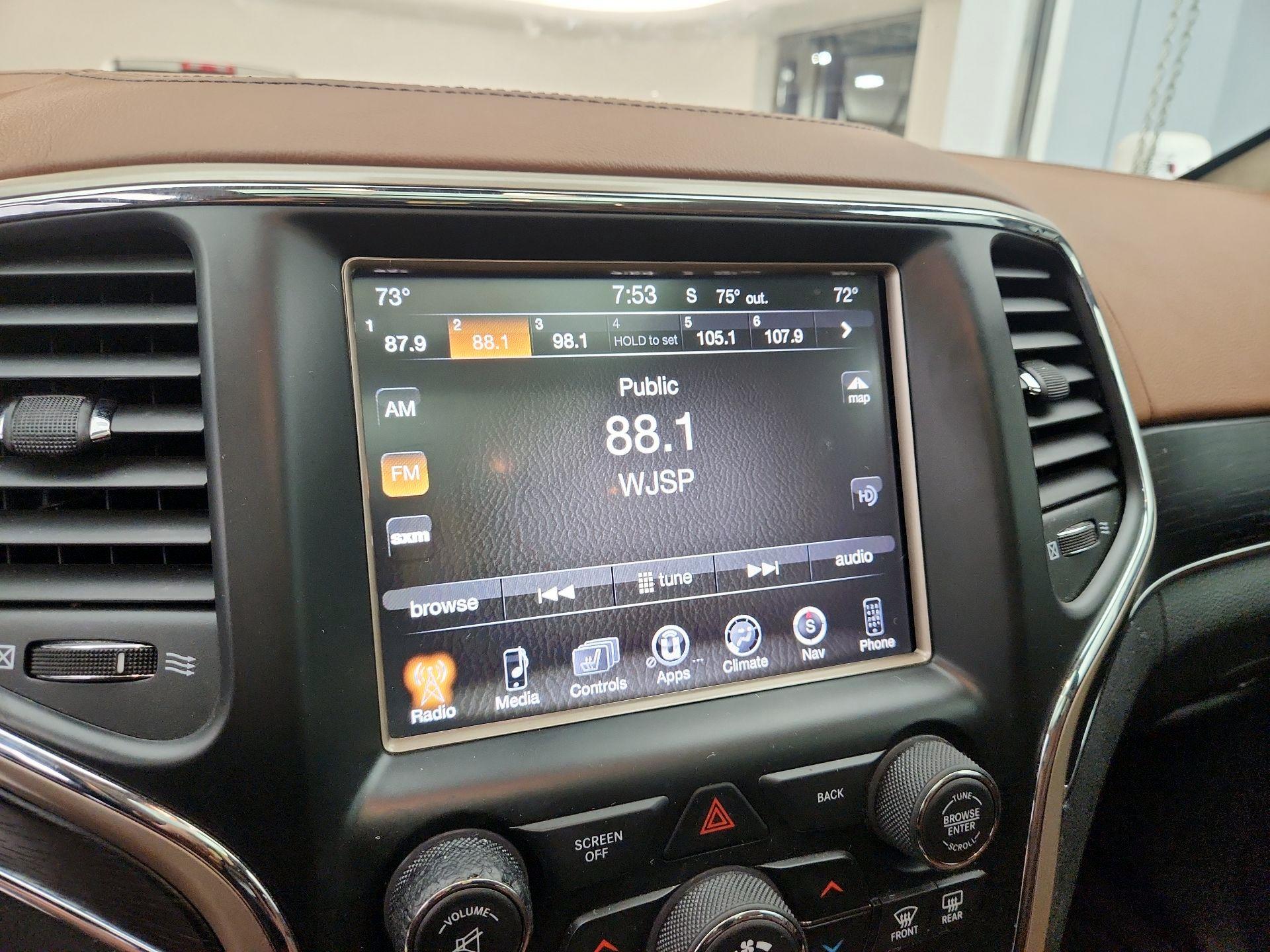 Thumbnail: 2016 Jeep Grand Cherokee - 15