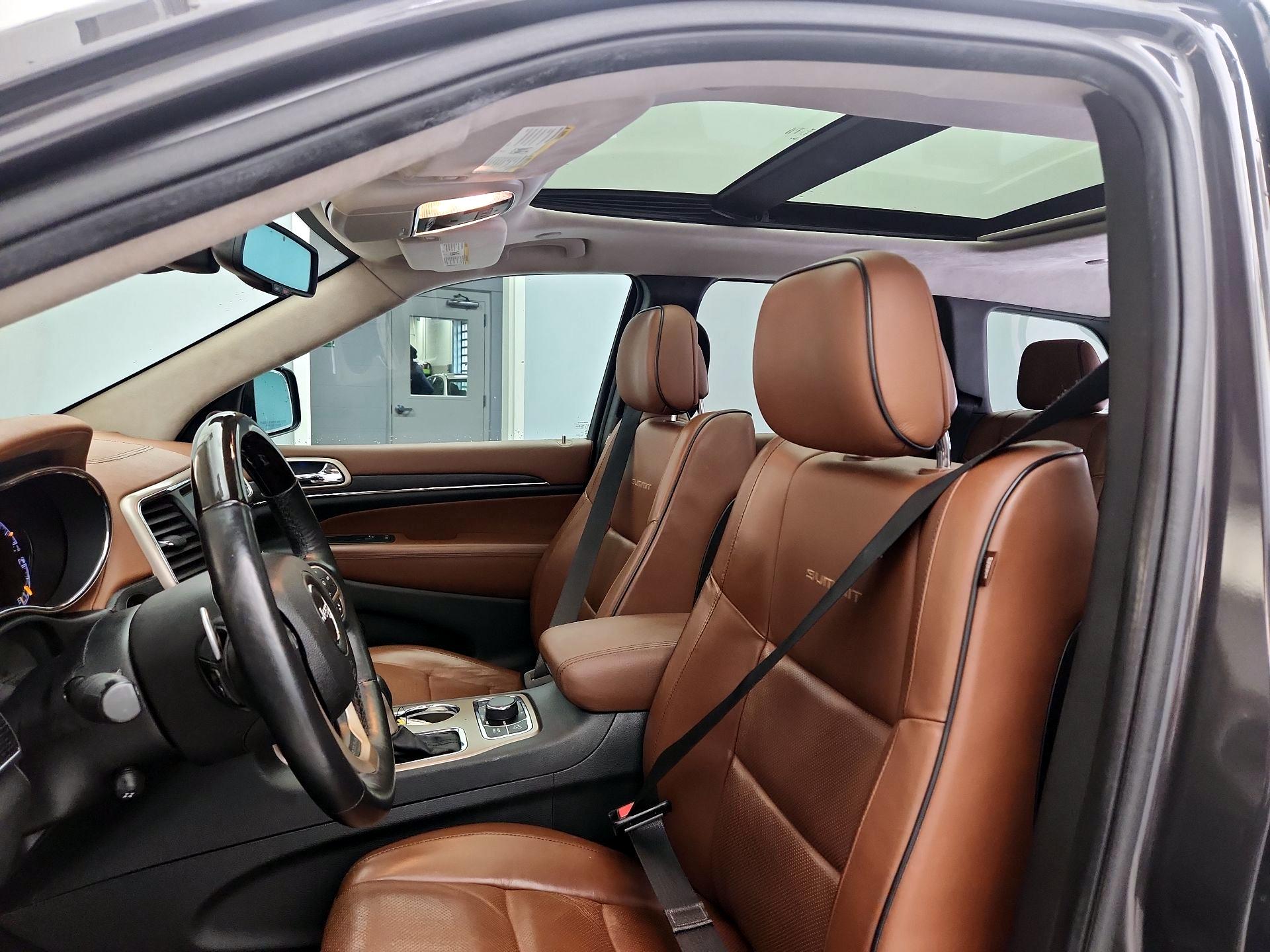 Thumbnail: 2016 Jeep Grand Cherokee - 19